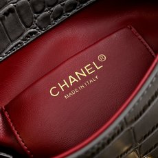 🌾Chanel 26A鳄鱼纹迷你手提口盖包 26A高级手工坊鳄鱼纹“马鞍包”复古流畅马鞍造型轮廓,氛围感一绝‼️‼️‼️ 🌾Chanel 26A鳄鱼纹迷你手提口盖包 26A高级手工坊鳄鱼纹“马鞍包”复古流畅马鞍造型轮廓,氛围感一绝‼️‼️‼️