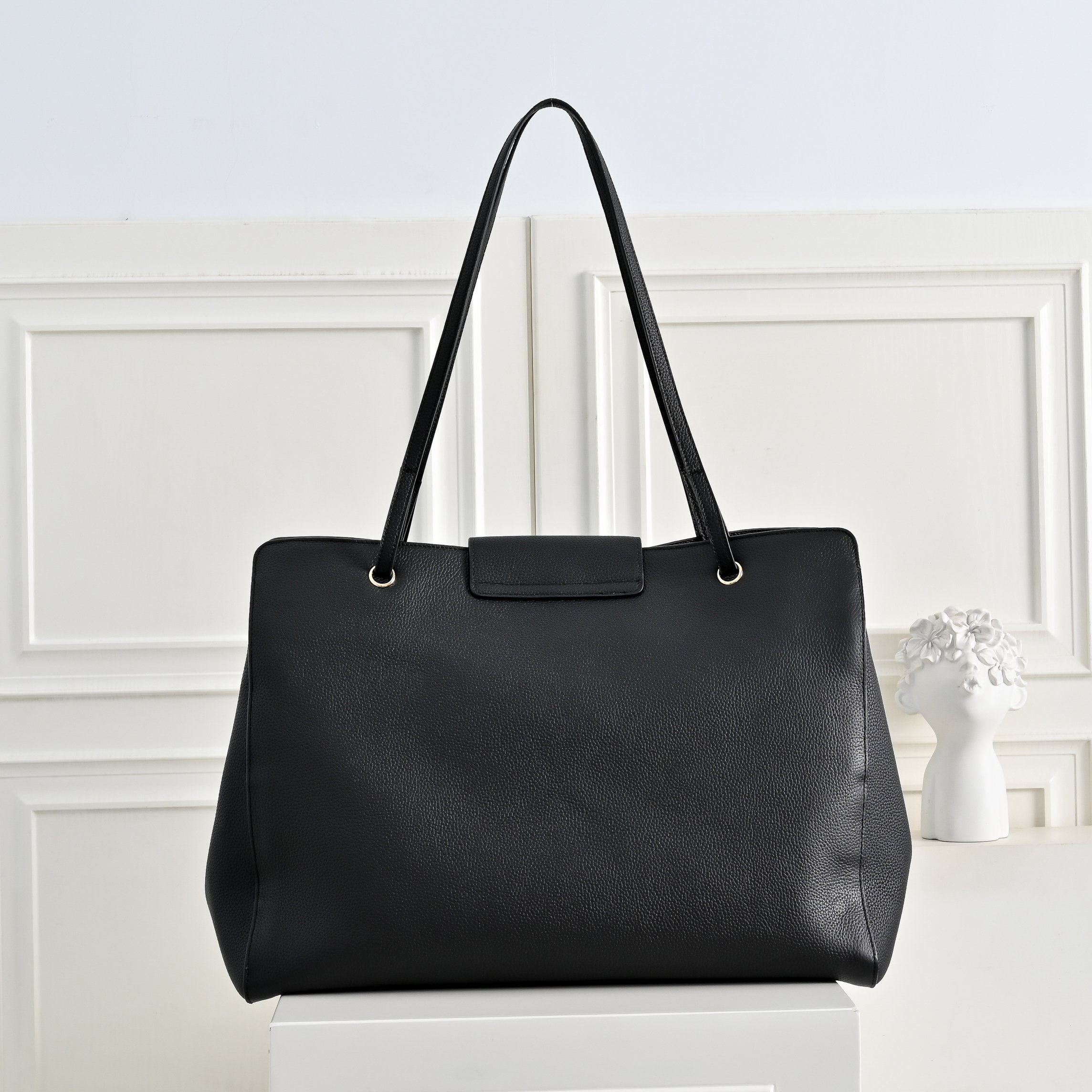 🌾OHAIVEL🌟🌟🌟Supermodel Tote托特包👜，黑色荔枝纹牛皮+金色双C Logo，简约大气超有质感✔️✔