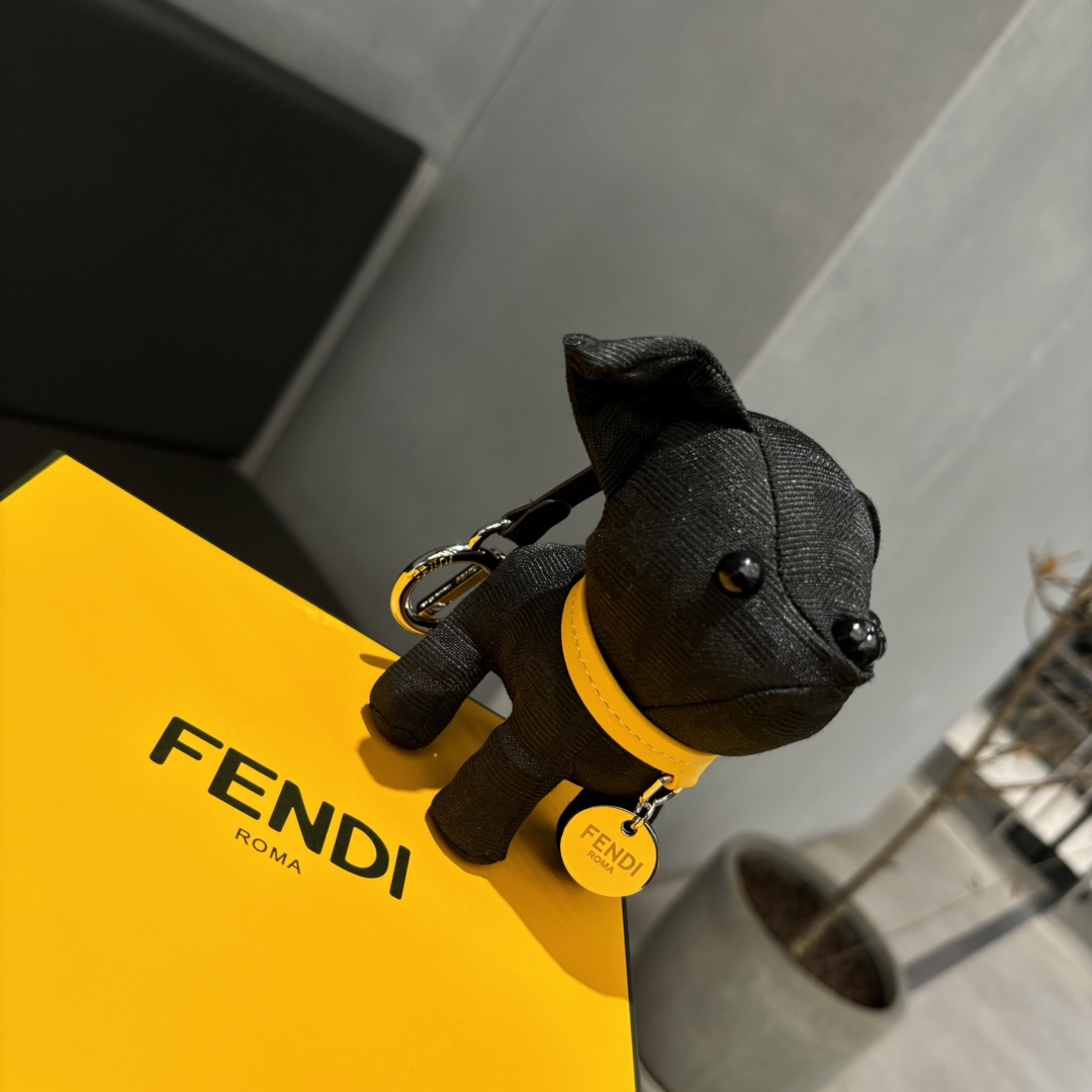 Unique FENDI Dog Packs with Imported Steel Hardware and Artistic Design - 图片 2