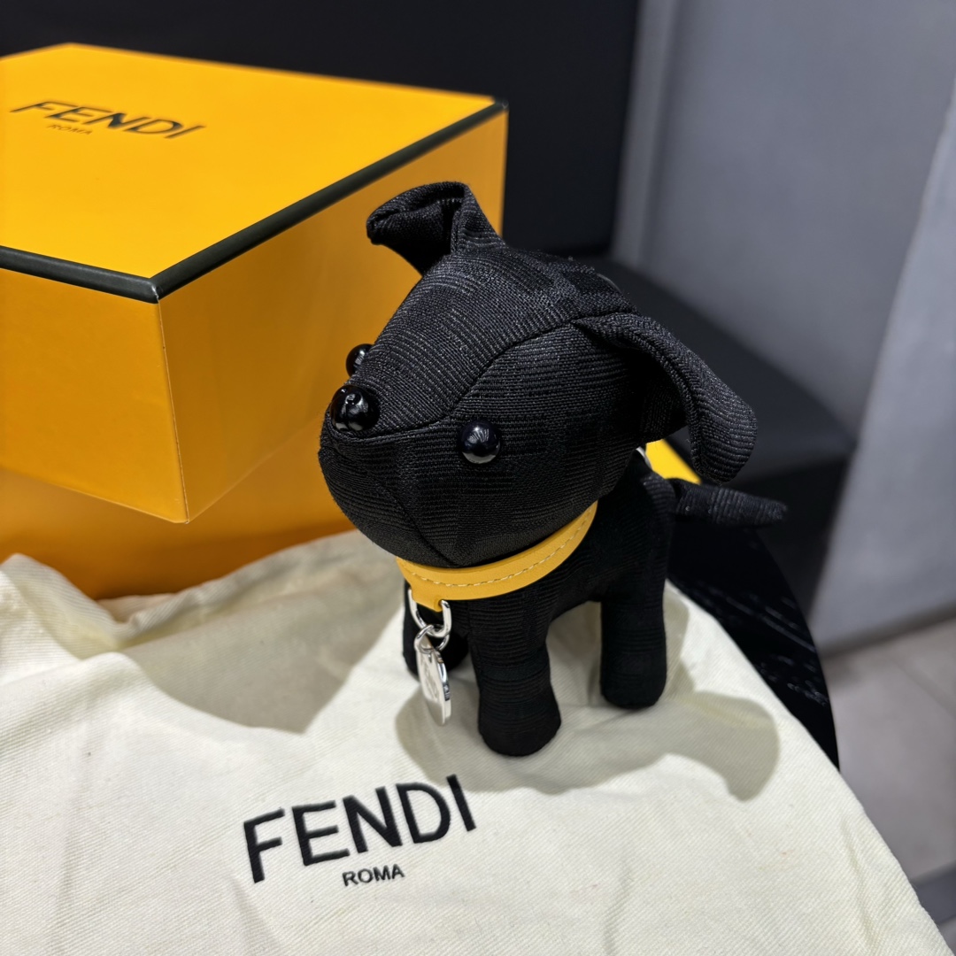 Unique FENDI Dog Packs with Imported Steel Hardware and Artistic Design - 图片 4