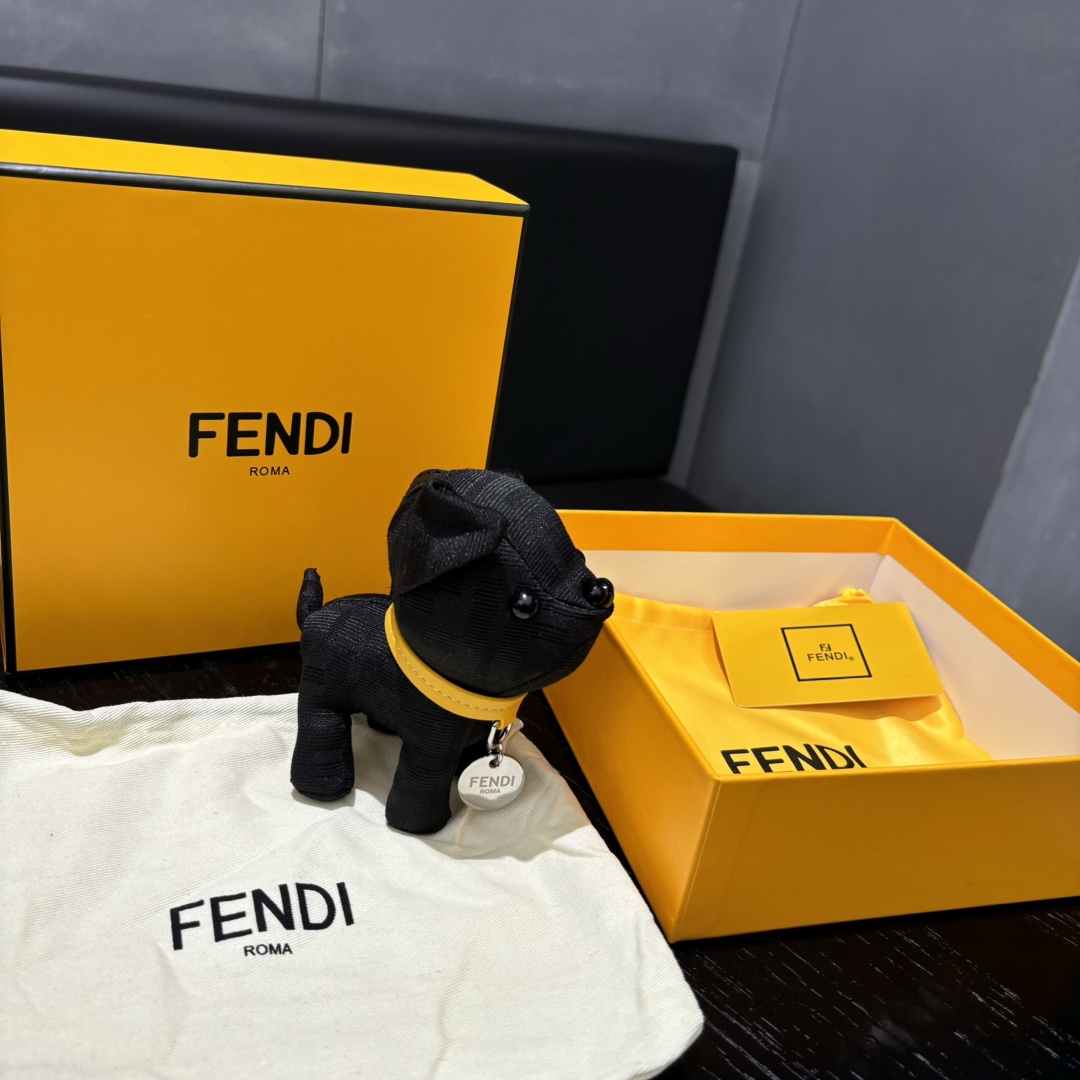 Unique FENDI Dog Packs with Imported Steel Hardware and Artistic Design - 图片 7