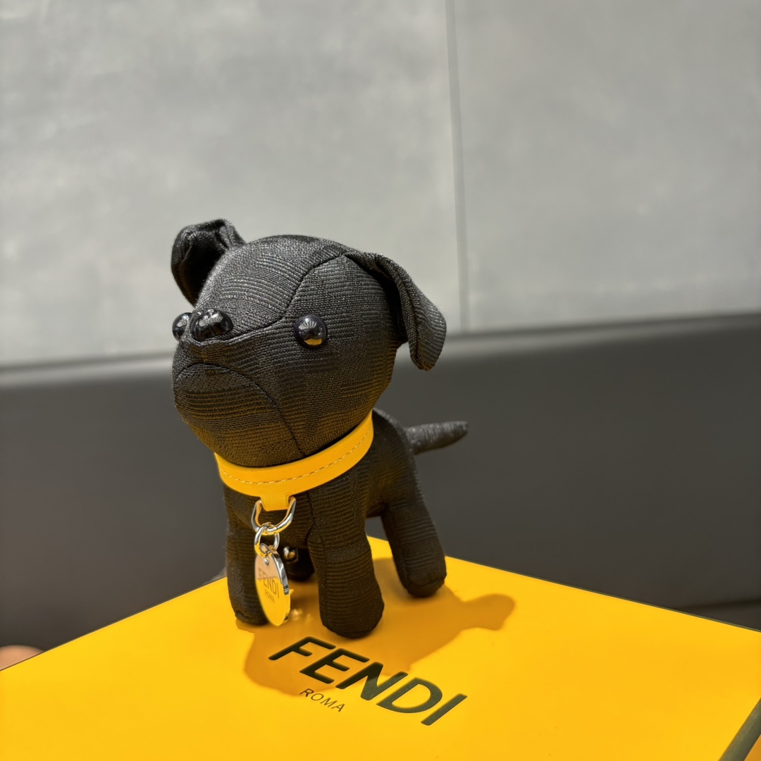 Unique FENDI Dog Packs with Imported Steel Hardware and Artistic Design - 图片 9