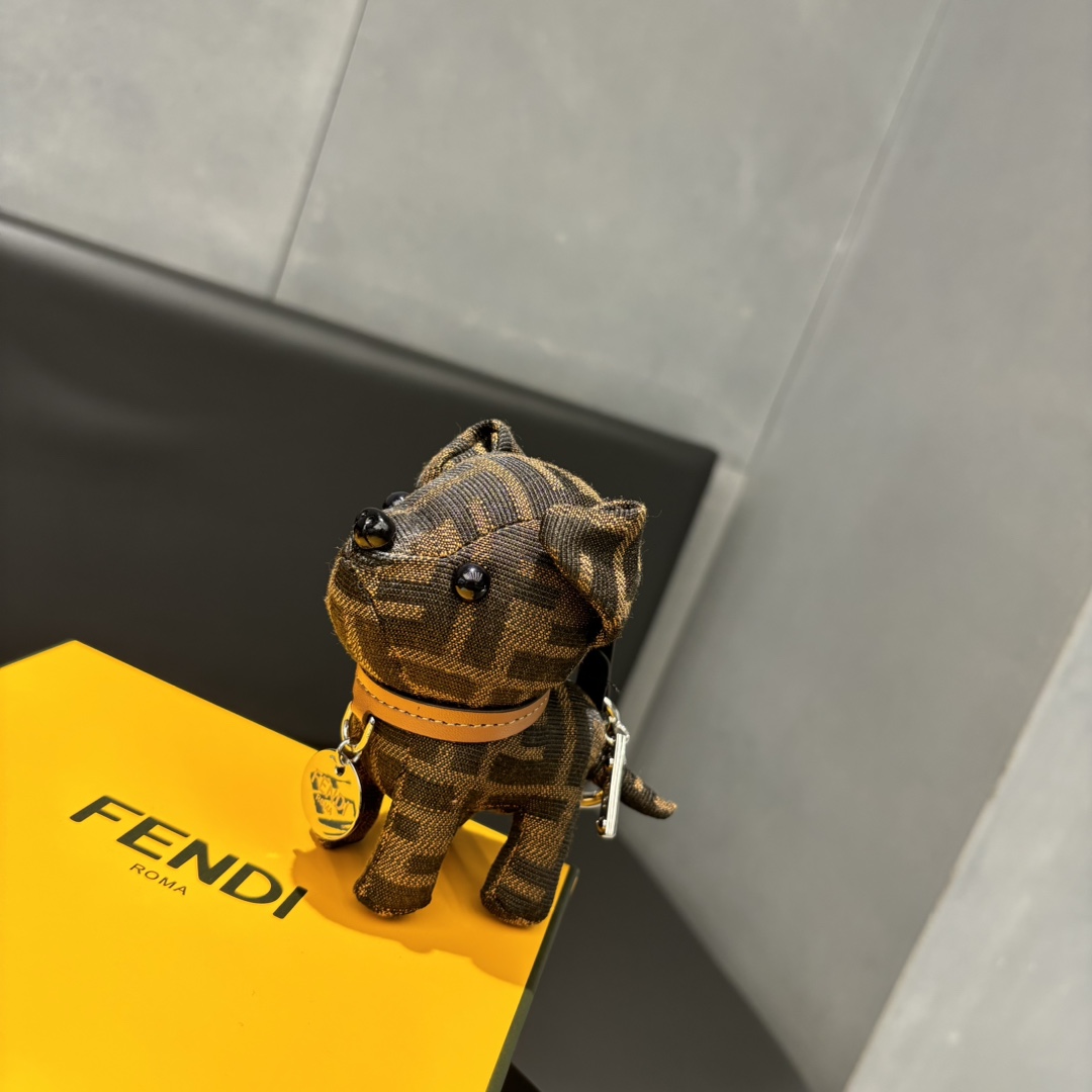 Unique FENDI Dog Packs: Artistic Fun with Imported Steel Hardware - 图片 4