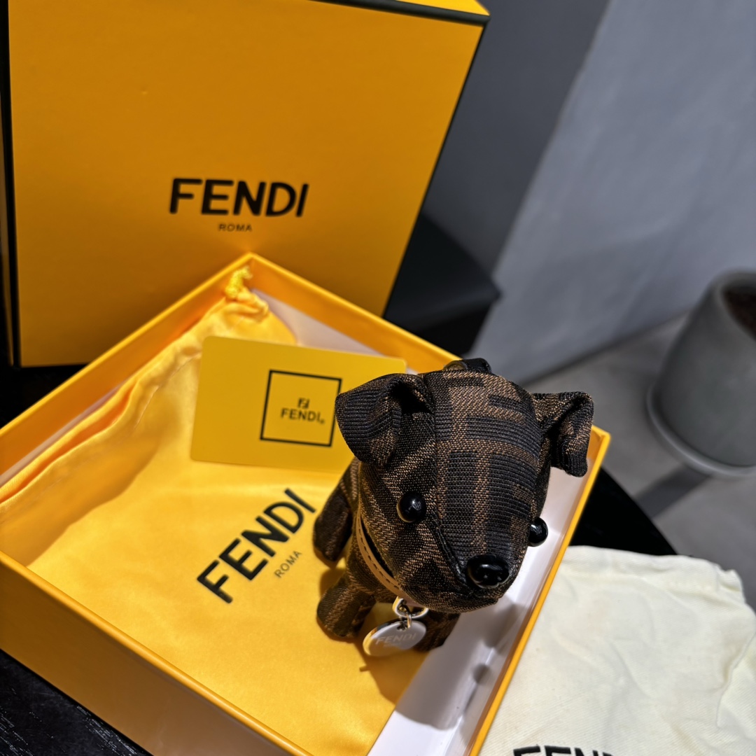 Unique FENDI Dog Packs: Artistic Fun with Imported Steel Hardware - 图片 7