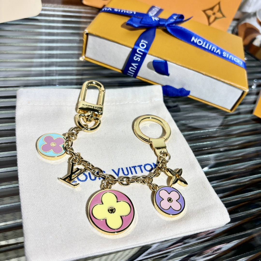 Personalized leather keychain monogram detail