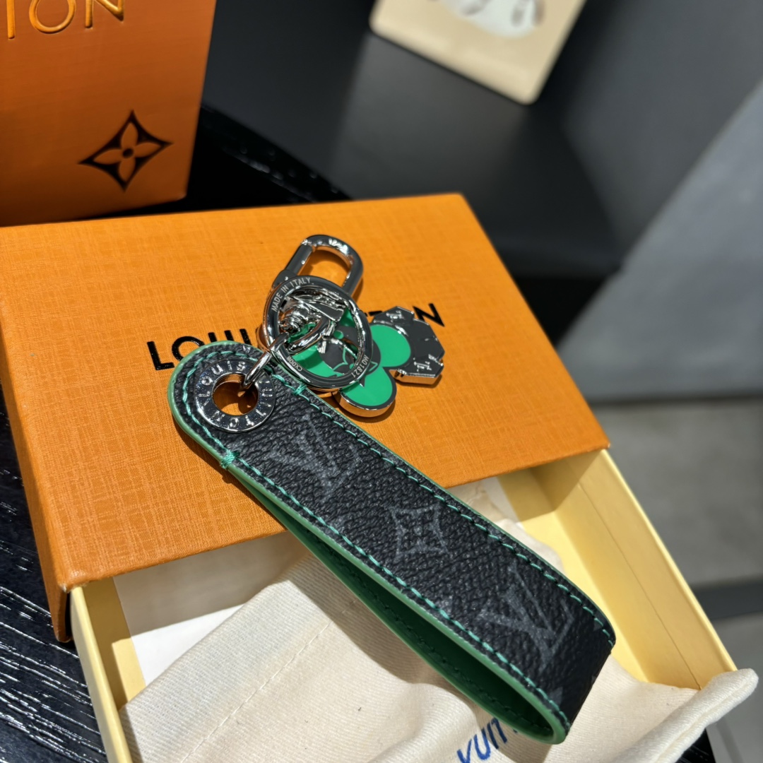 Vivienne Dragonne Keychain & Charm, back view