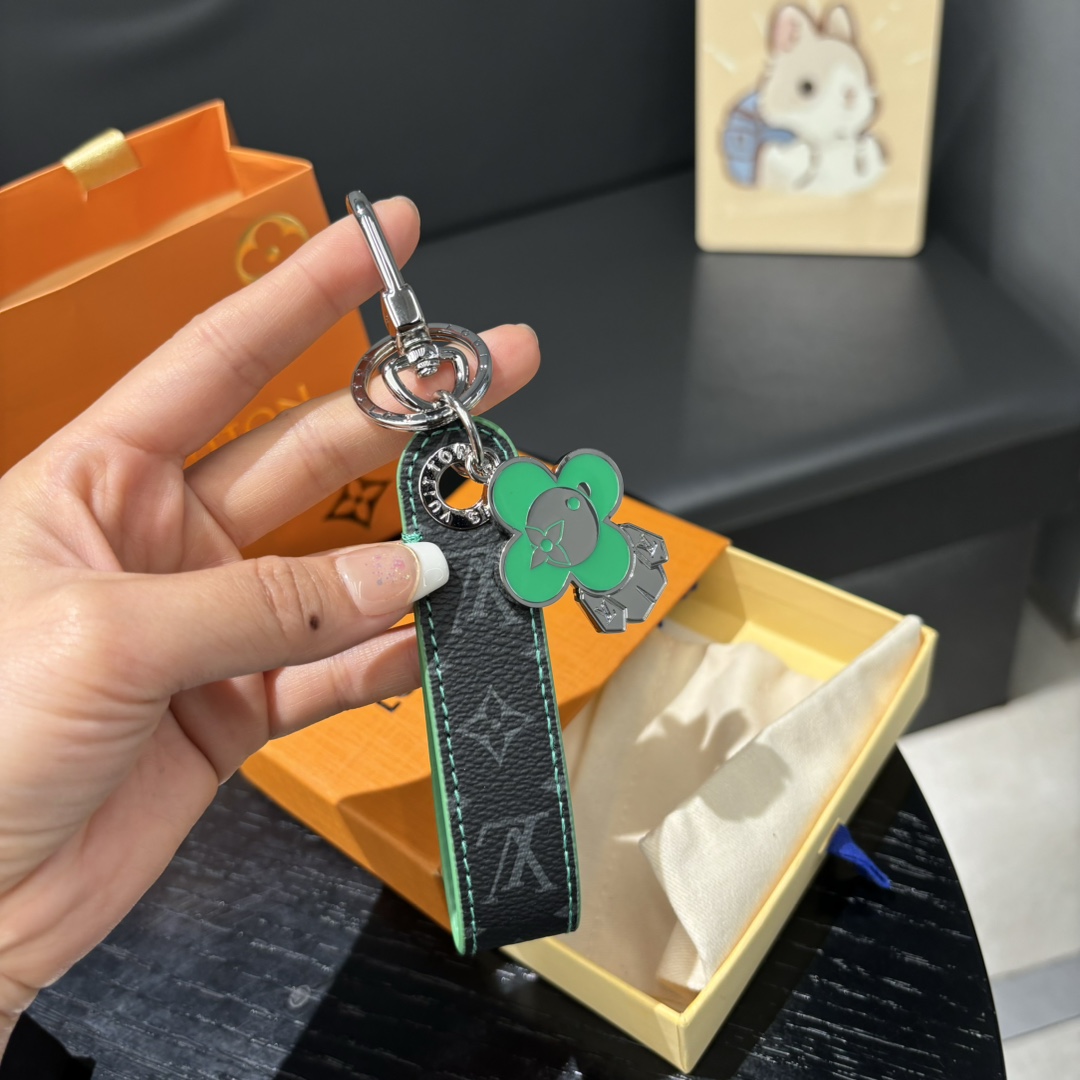 Vivienne Dragonne Keychain & Charm packaging