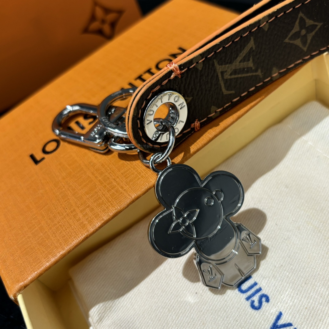 Vivienne Dragonne Keychain & Charm packaging