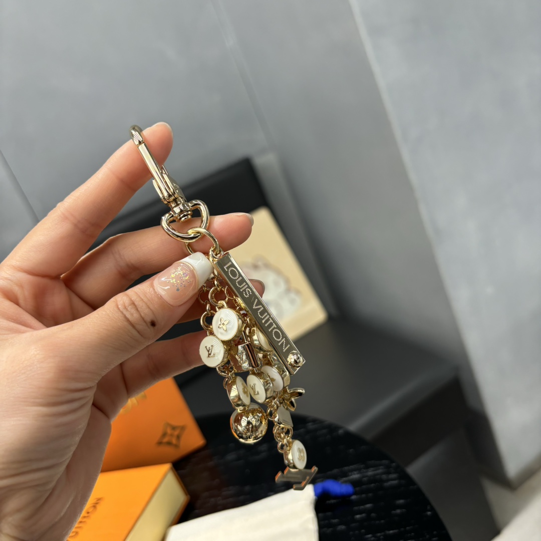 Colors for minimalist leather keychain