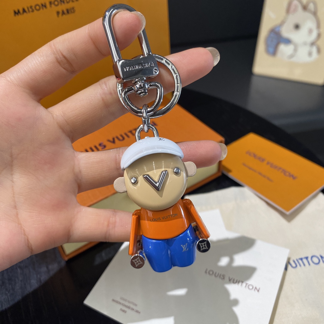 Gaston Gym Keychain - Angle View