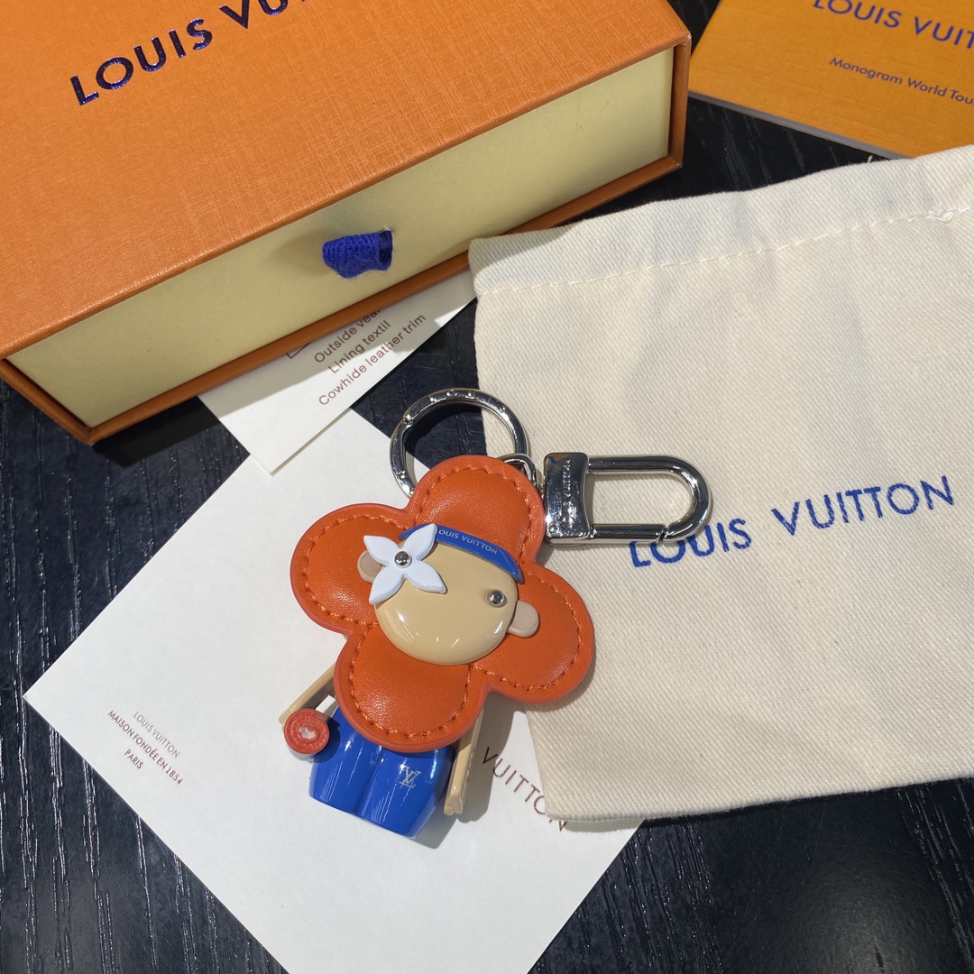 Gaston Gym Keychain - In Use