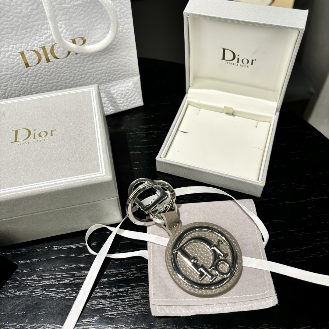 Luxury CD Diamond Logo Key Button with Cattle Leather and Brass Coating - 图片 1