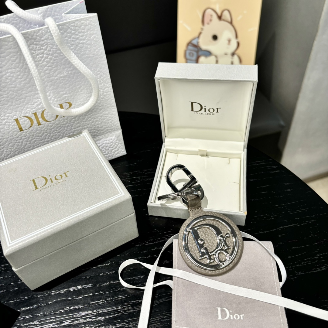 Luxury CD Diamond Logo Key Button with Cattle Leather and Brass Coating - 图片 6