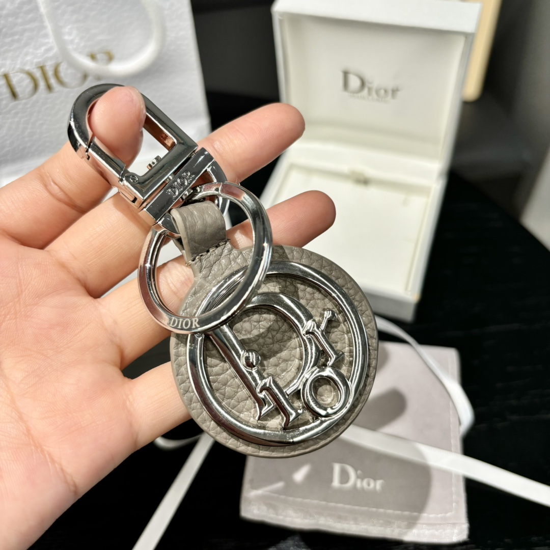 Luxury CD Diamond Logo Key Button with Cattle Leather and Brass Coating - 图片 3