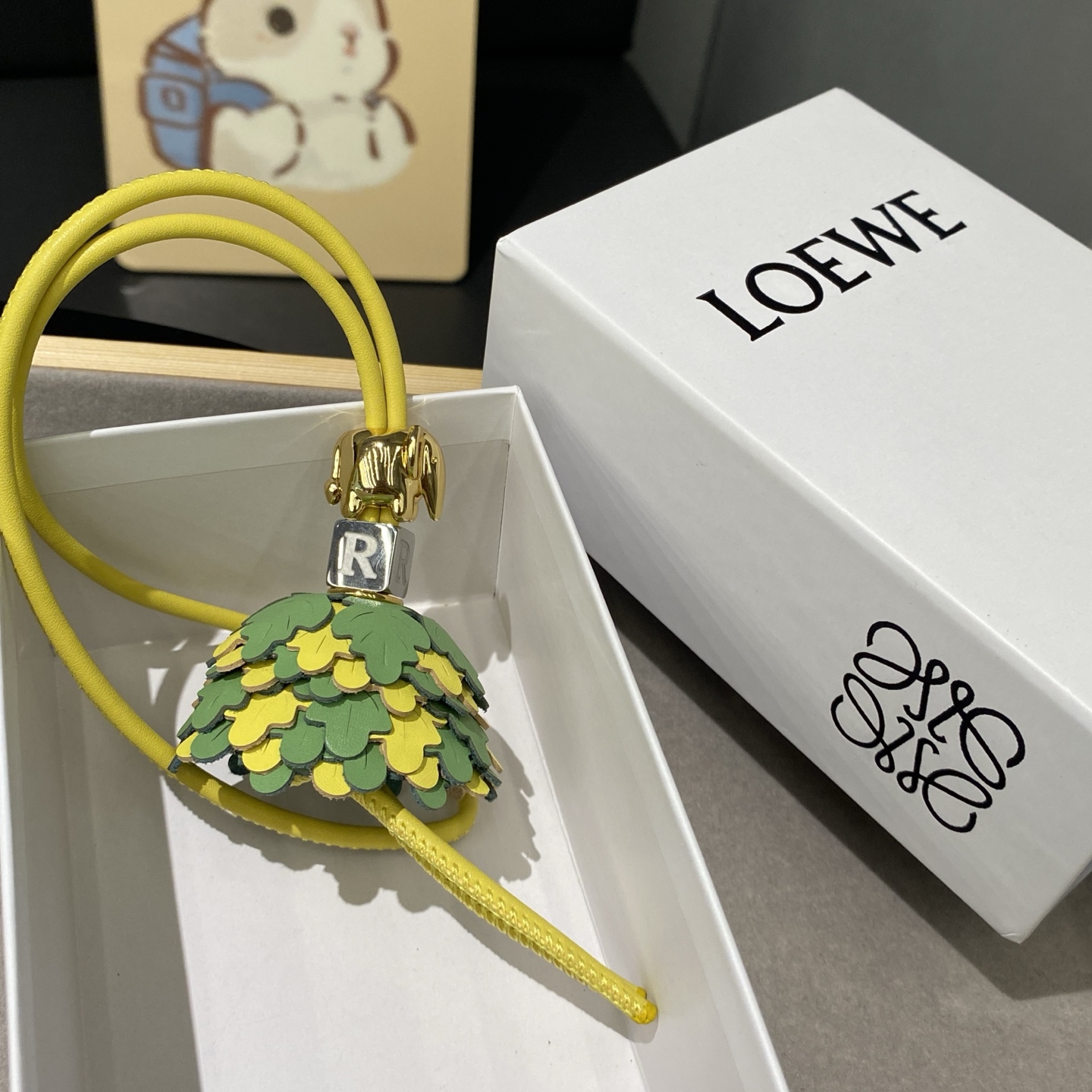 Loewe and Roewe Leather Bags with Anagram Dice Design: Unique and Sweet Cowhide Imports - 图片 5