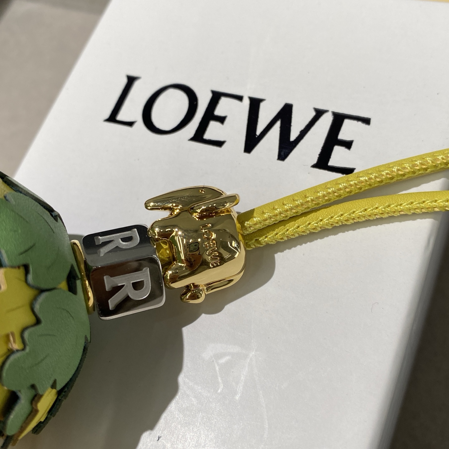 Loewe and Roewe Leather Bags with Anagram Dice Design: Unique and Sweet Cowhide Imports - 图片 4