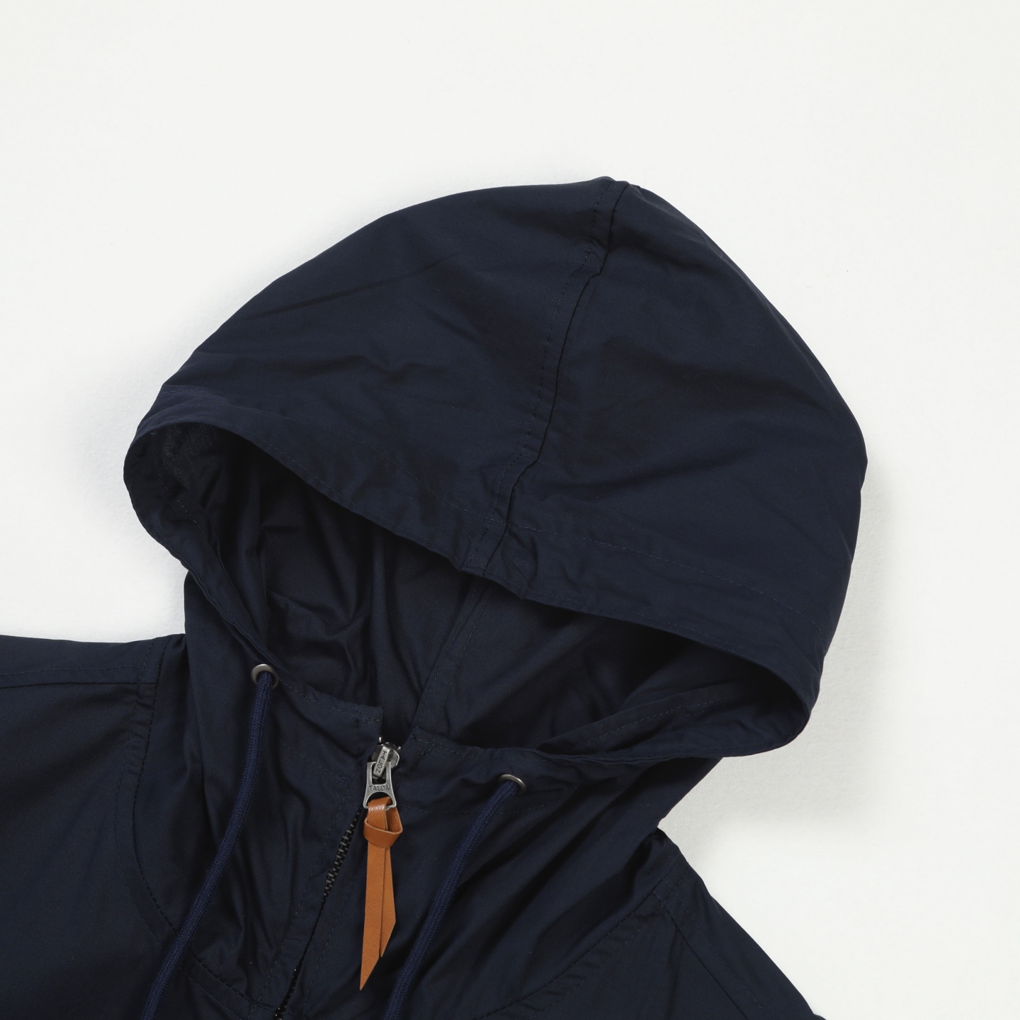 Stylish and Versatile: Polo Ralph Lauren Hooded Thin Jacket for All Seasons - 图片 4