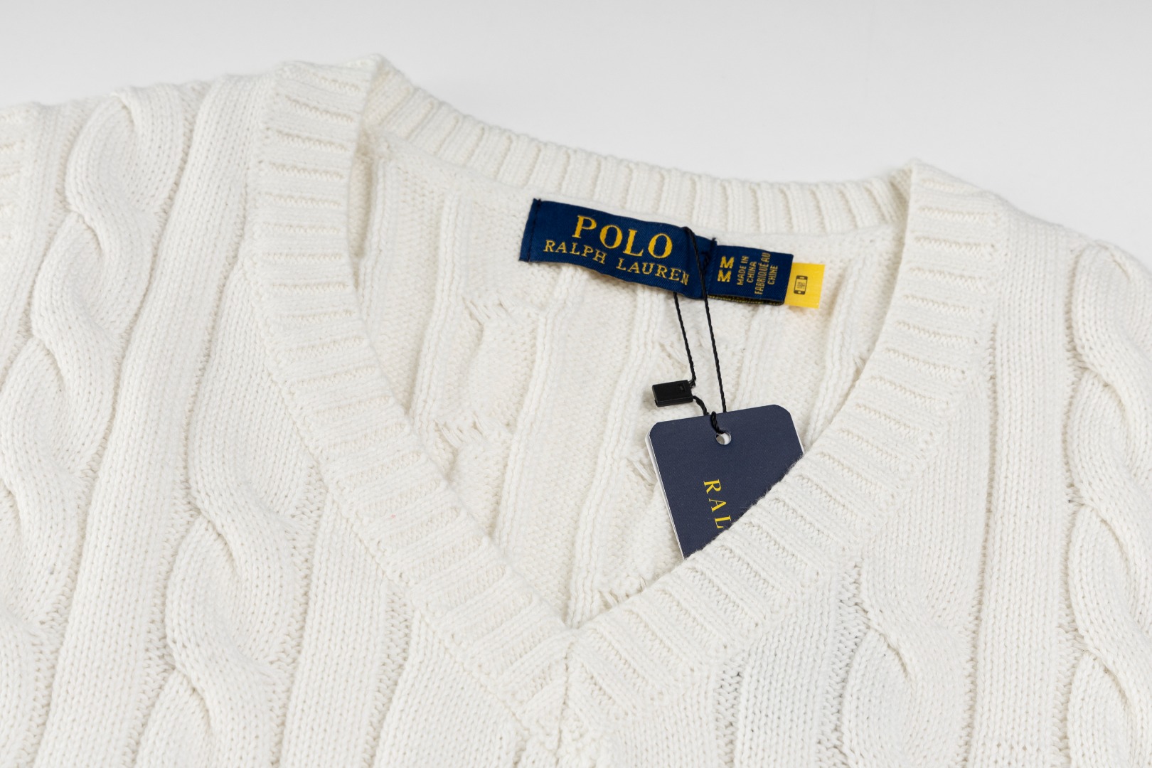 “Ralph Lauren Women’s Suit with V-Collar Vest and Sleeveless Sweater in Multiple Colors – High-Quality Classic Cotton” - 图片 4