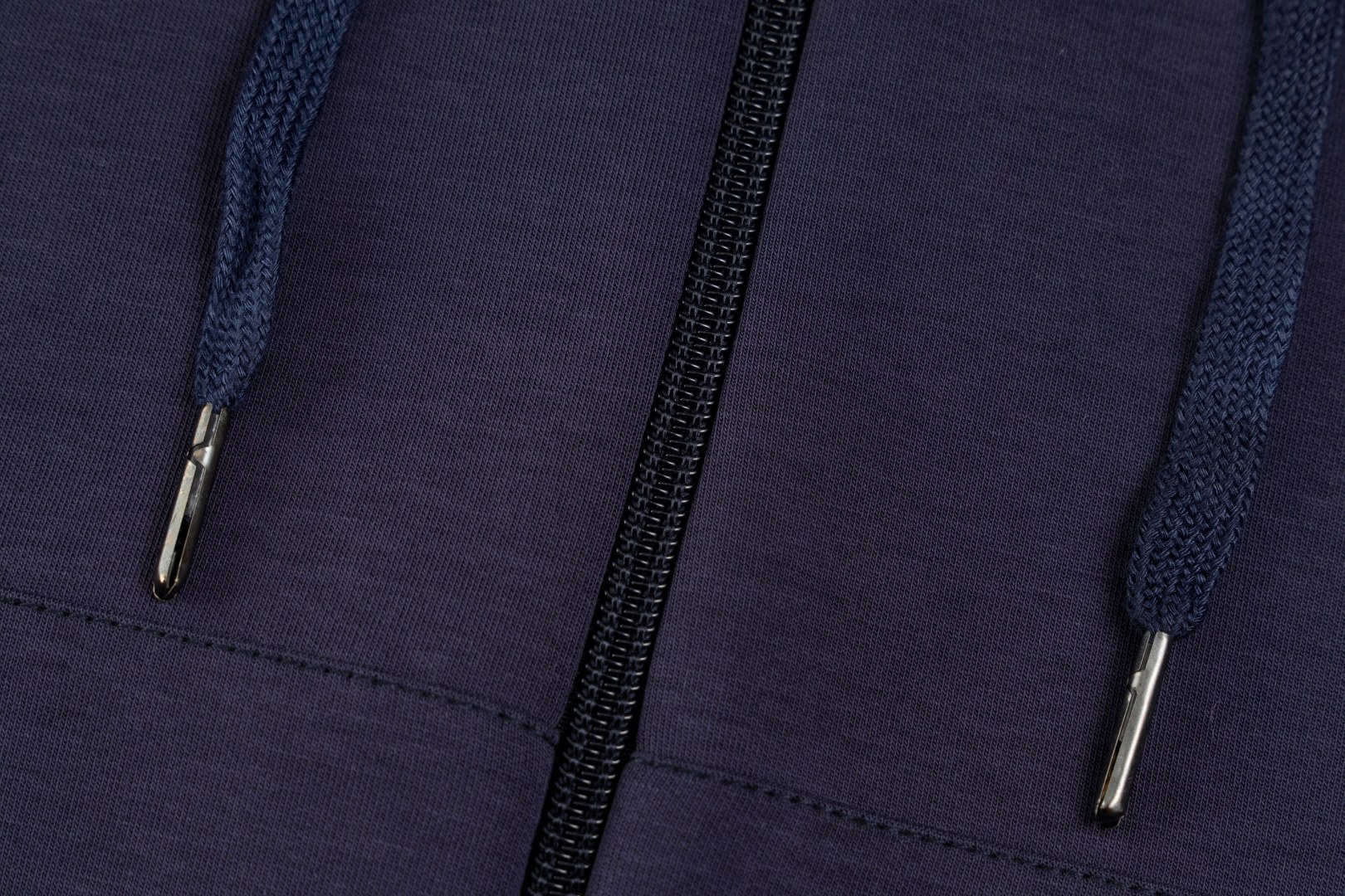 💰150 Ralph Lauren/拉夫劳伦小马🐎刺绣拉链开衫外套连帽卫衣
这款连帽运动衫饰有代表Ralph Lauren 简约风格 搭配小马刺绣图案,立体饱满!纯色的面料搭配精致的刺绣瞬间就衬托出来了!连帽的运动设计,宽松休闲的版型!整体质感非常强!定织定染的螺纹通过图片我们就能感受到它的厚实和质感,做工精致,外贸大厂出货,都是多年的老师傅亲自上手,一切都是高标准、高要求!简约百搭款~超级细腻柔软,贴身不扎身,面料,辅料全部,原定制出品 品质优良!完美体现品牌优越感!版型剪裁标准,伸展舒适,运动无拘束!实穿性强,高端大气上档!万能百搭款~可搭配牛仔裤或慢跑裤。是从早间通勤到参加周末活动之间的理想过度着装之选!
✅拉夫劳伦Ralph Lauren秋冬男女情侣基础百搭款拉链开衫卫衣
✅高克重纯棉毛圈 原版一致拉链 加宽加厚螺纹
✅老钱风慵懒风拉满 复古风简约型热门款
✅秋冬单穿 内穿简约好搭配 情侣必备推荐款
货号:Q10R95
尺码:S-XL
S M L XL
衣长:69 71 73 75
胸围:118 122 126 130
肩宽:51 52 53 54
袖长:65 66 67 68