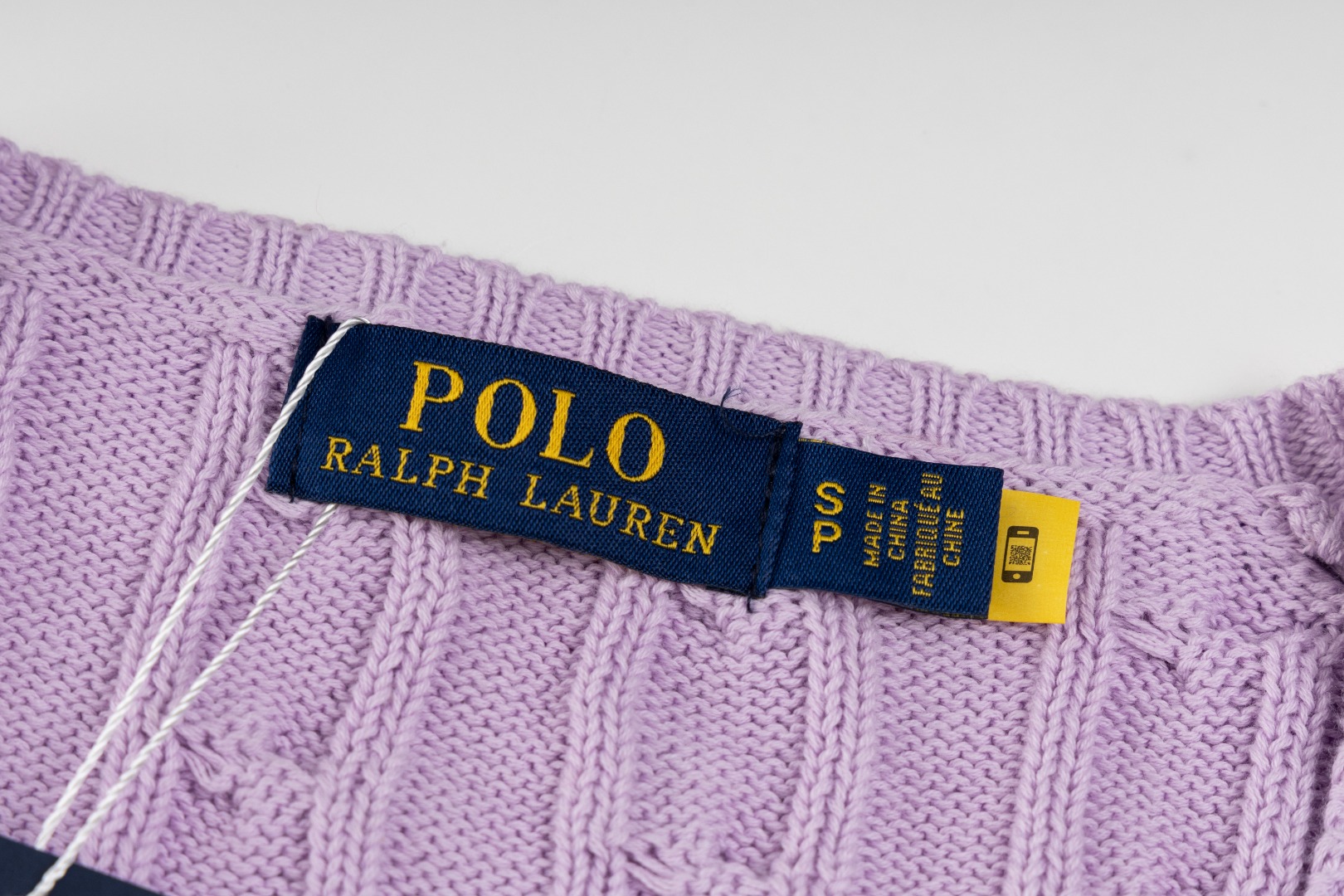 💰95QJ R90 RALPH LAUREN拉夫劳伦十三色经典小标刺绣V领套头绞花开衫毛衣女装上衣
胸口高密度LOGO刺绣,吊牌辅料原版定制。采用纯棉纱线纯棉亲肤舒适,小标战马刺绣麻花纽扣V领毛衣🐎高品质 跟着博主学穿搭!来一件拉夫劳伦绞花毛衣吧,爆红之后超级难买的系列,官网一件难求,简单实穿慵懒宽松感,加厚面料更有质感,手感柔软细腻,版型宽松,不管是单穿还是叠穿,简单一件就能穿出不同风格的时尚感!
Size:XS S M L
颜色:灰色 白色 黄色 粉色 紫色 卡其 棕色 森绿 彩蓝 玫红 大红 藏青色 黑色
胸围:41.5/43.5/45.5/47.5
肩宽:34.5/36/37.5/39
身长:56.5/58.5/60.5/62.5
袖长:60/61/62/63