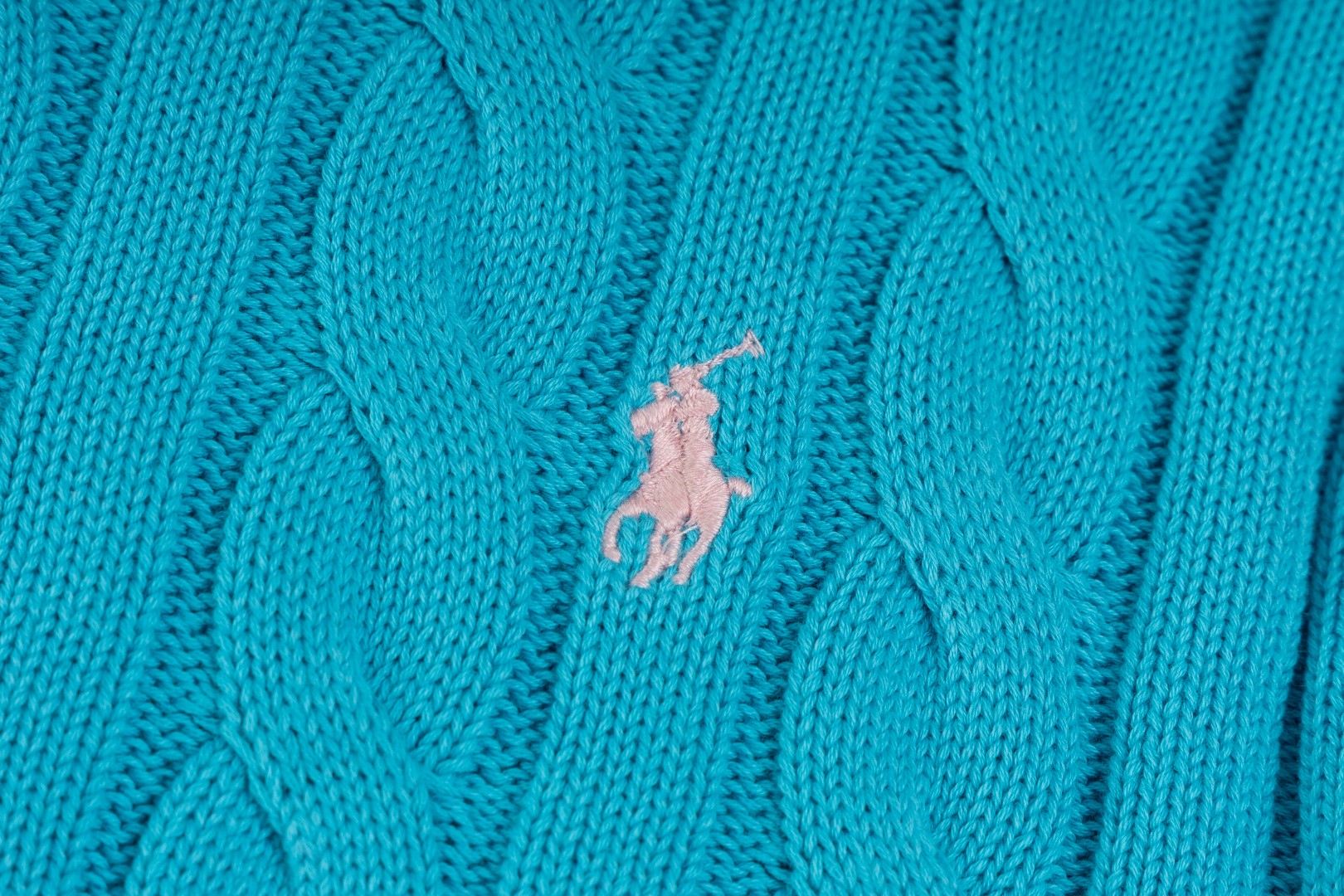 💰100QJ R91 RALPH LAUREN拉夫劳伦十四色经典小标刺绣圆领套头绞花开衫毛衣男装上衣
胸口高密度LOGO刺绣,吊牌辅料原版定制。采用纯棉纱线纯棉亲肤舒适,小标战马刺绣麻花纽扣圆领毛衣🐎高品质 跟着博主学穿搭!来一件拉夫劳伦绞花毛衣吧,爆红之后超级难买的系列,官网一件难求,简单实穿慵懒宽松感,加厚面料更有质感,手感柔软细腻,版型宽松,不管是单穿还是叠穿,简单一件就能穿出不同风格的时尚感!
Size:XS S M L XL
颜色:白色 黄色 粉色 湖水绿 彩蓝色 深绿 灰色 藏青白标 藏青红标 黑色红标 黑色白标 紫色 棕色 红色
胸围:51/53/55/57/59
肩宽:39.5/41/42.5/44/45.5
身长:65/67/69/71/73
袖长:59/60/61/62/63