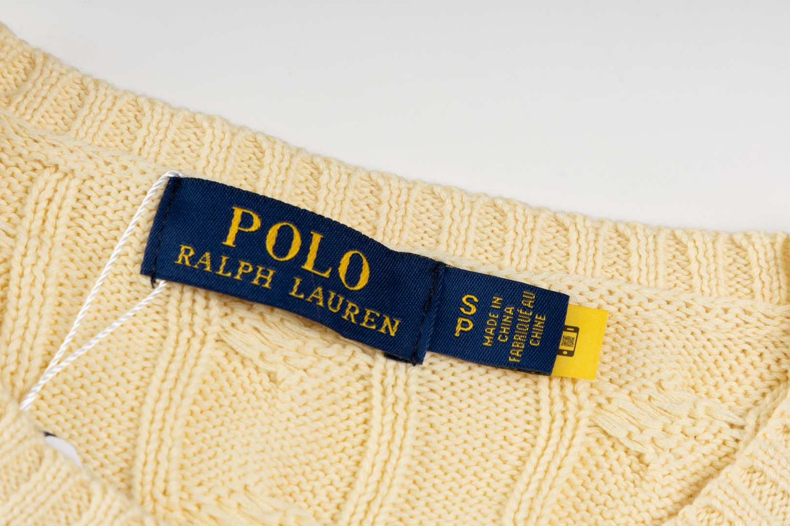 💰100QJ R91 RALPH LAUREN拉夫劳伦十四色经典小标刺绣圆领套头绞花开衫毛衣男装上衣
胸口高密度LOGO刺绣,吊牌辅料原版定制。采用纯棉纱线纯棉亲肤舒适,小标战马刺绣麻花纽扣圆领毛衣🐎高品质 跟着博主学穿搭!来一件拉夫劳伦绞花毛衣吧,爆红之后超级难买的系列,官网一件难求,简单实穿慵懒宽松感,加厚面料更有质感,手感柔软细腻,版型宽松,不管是单穿还是叠穿,简单一件就能穿出不同风格的时尚感!
Size:XS S M L XL
颜色:白色 黄色 粉色 湖水绿 彩蓝色 深绿 灰色 藏青白标 藏青红标 黑色红标 黑色白标 紫色 棕色 红色
胸围:51/53/55/57/59
肩宽:39.5/41/42.5/44/45.5
身长:65/67/69/71/73
袖长:59/60/61/62/63