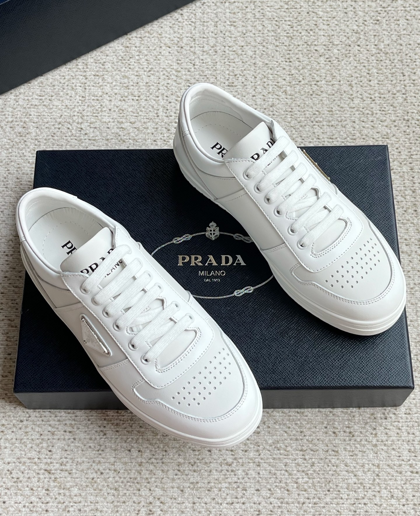 נעלי עור גברים מודרניים Prada מעור נאפה לנוחות ונוחות 5 i1744003038218 4700 0 3