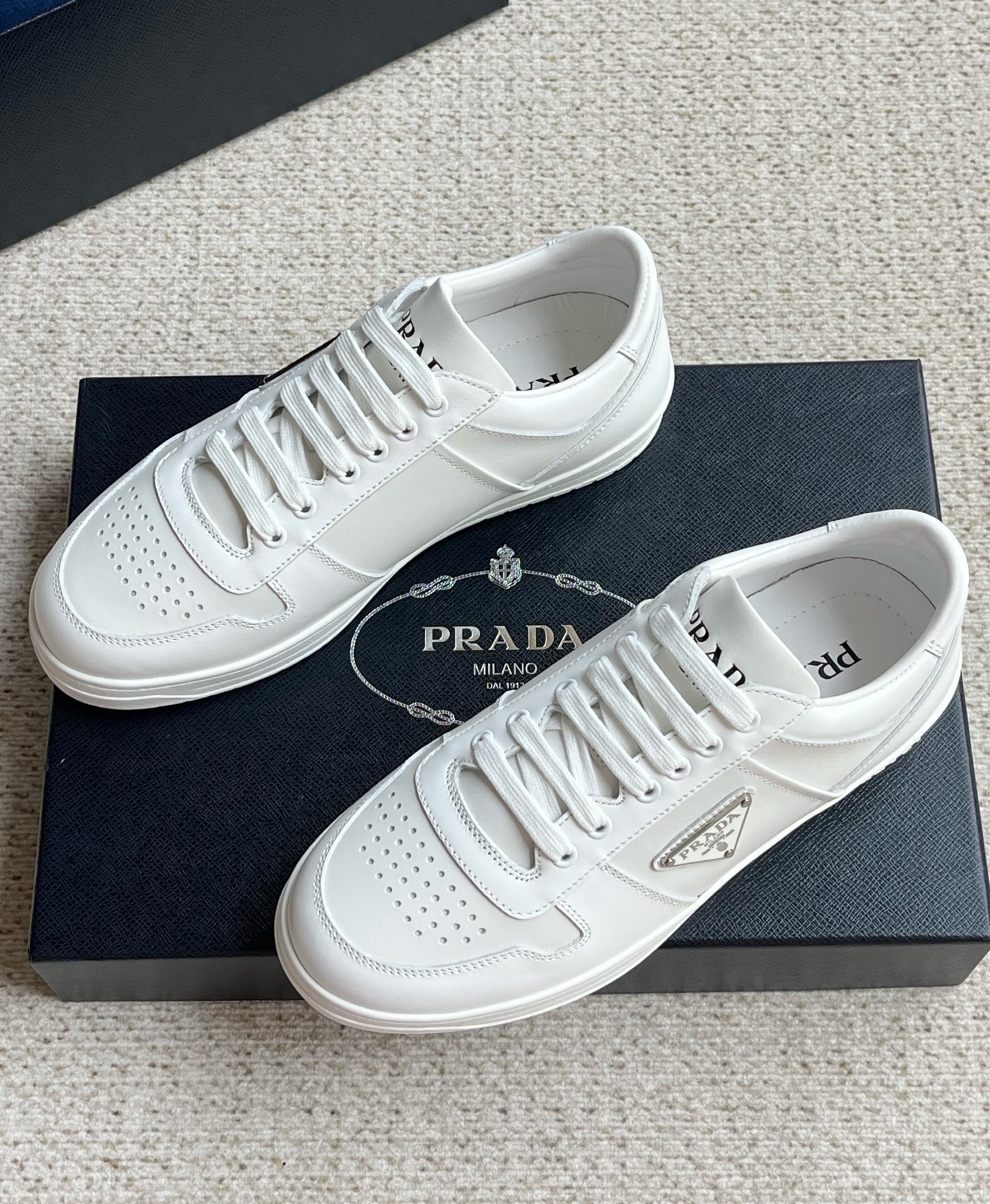 נעלי עור גברים מודרניים Prada מעור נאפה לנוחות ונוחות 3 i1744003039737 2769 0 1