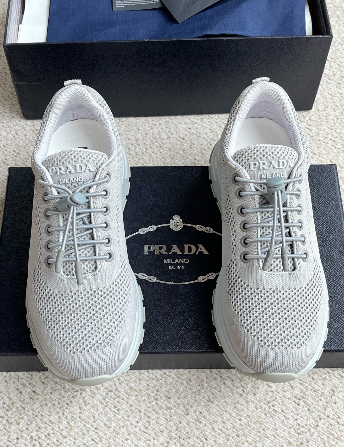 NO:345159,The new Prada spring and summer flying mesh breathable sneakers are prematurely featured in the official website. The main feature is a high-end and casual sports series. The top-grade cashmere fabric is designed to create a 