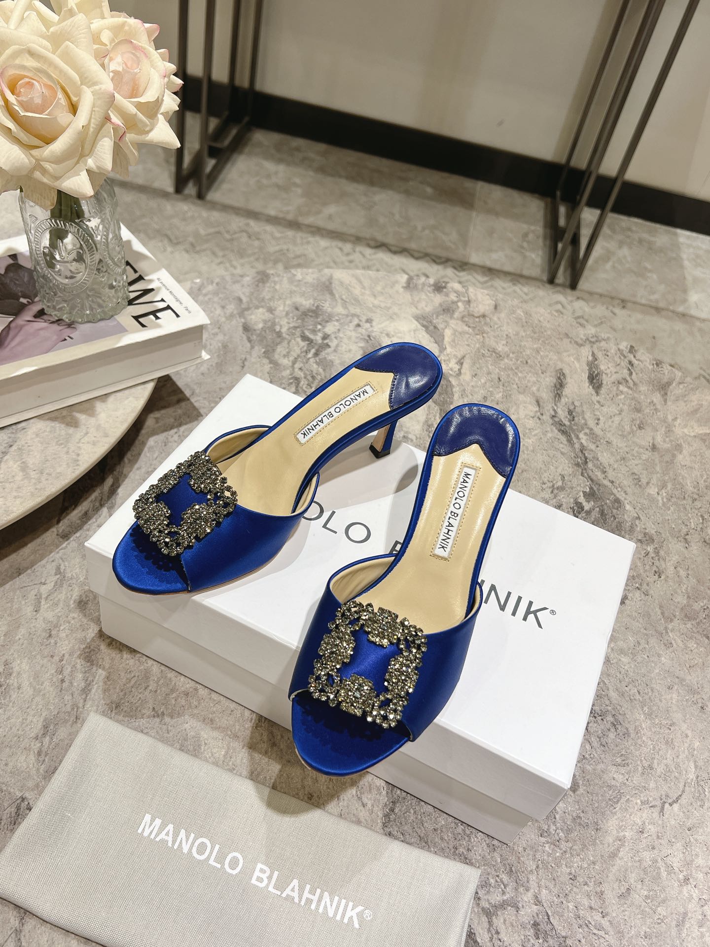 Manolo Blahnik Schuhe Badelatschen Echtleder Schaffell Seide