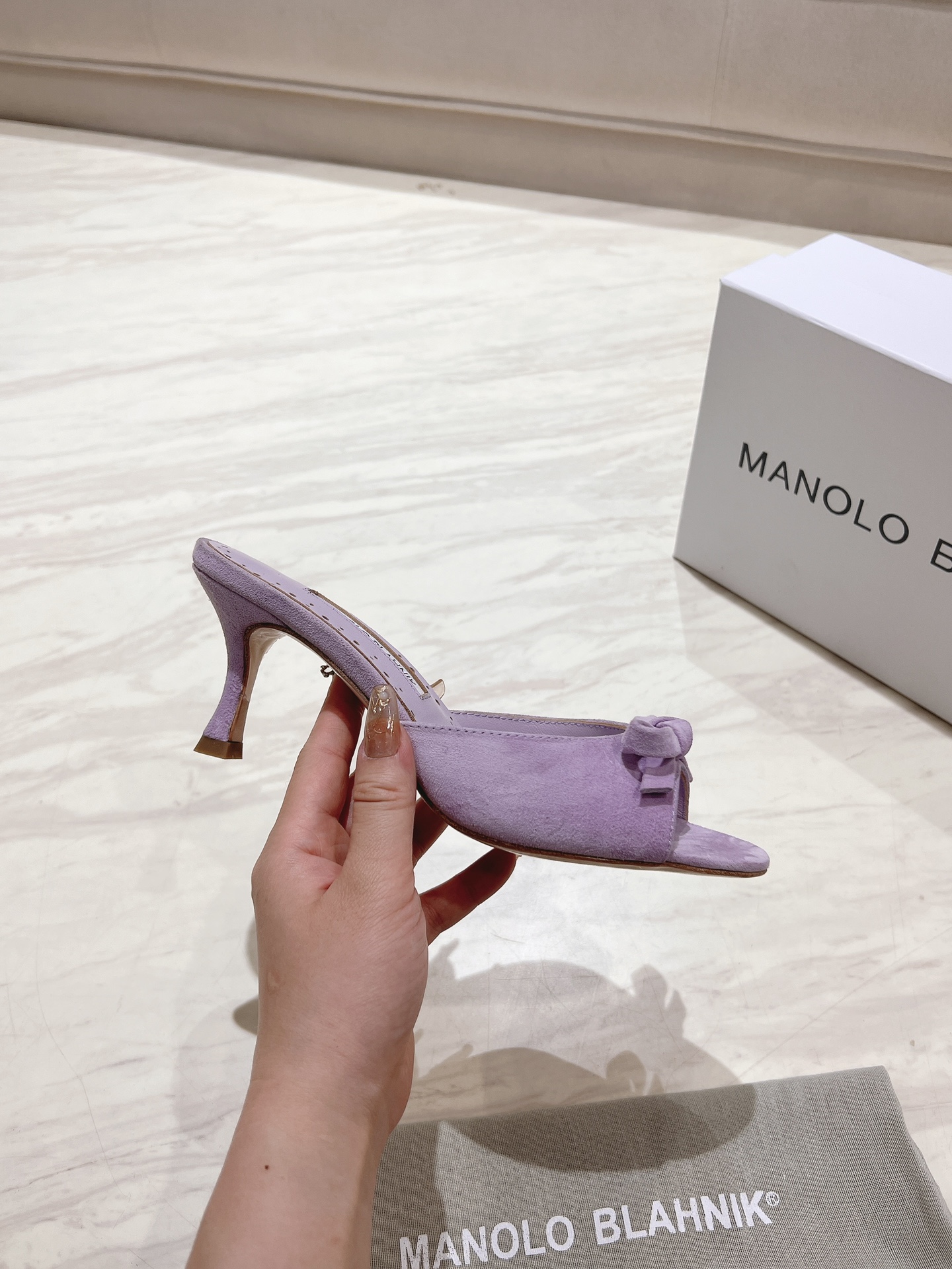 Manolo Blahnik New Lambskin Mules with Bow Detail - Heel Height 7.5cm 10 i1713170795 5812 0