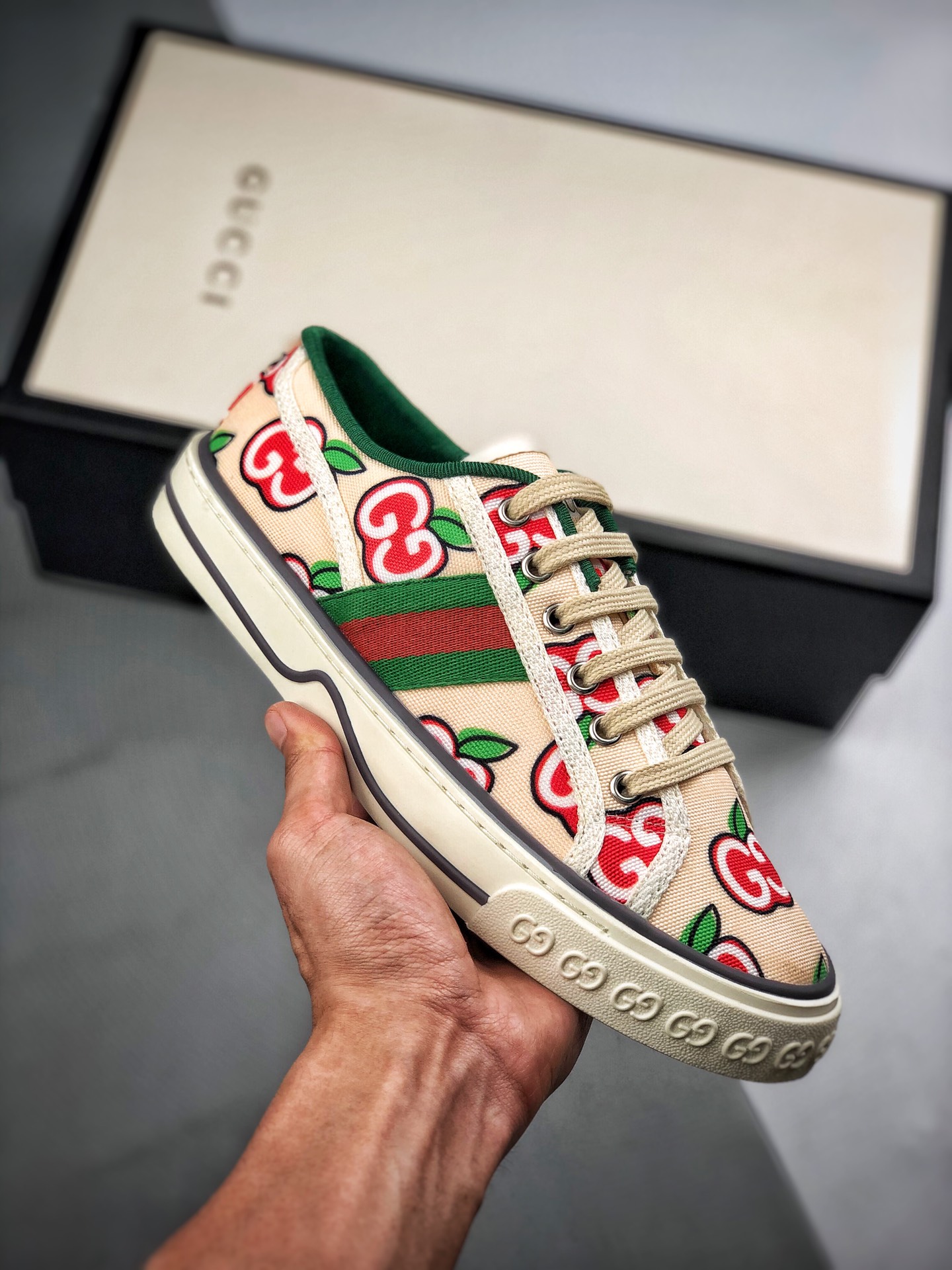 Alternative view of Gucci Sneakers 13425