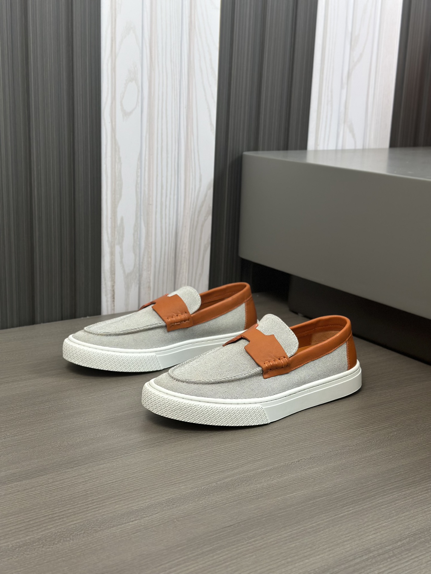 Alternative view of Sneakers 13439