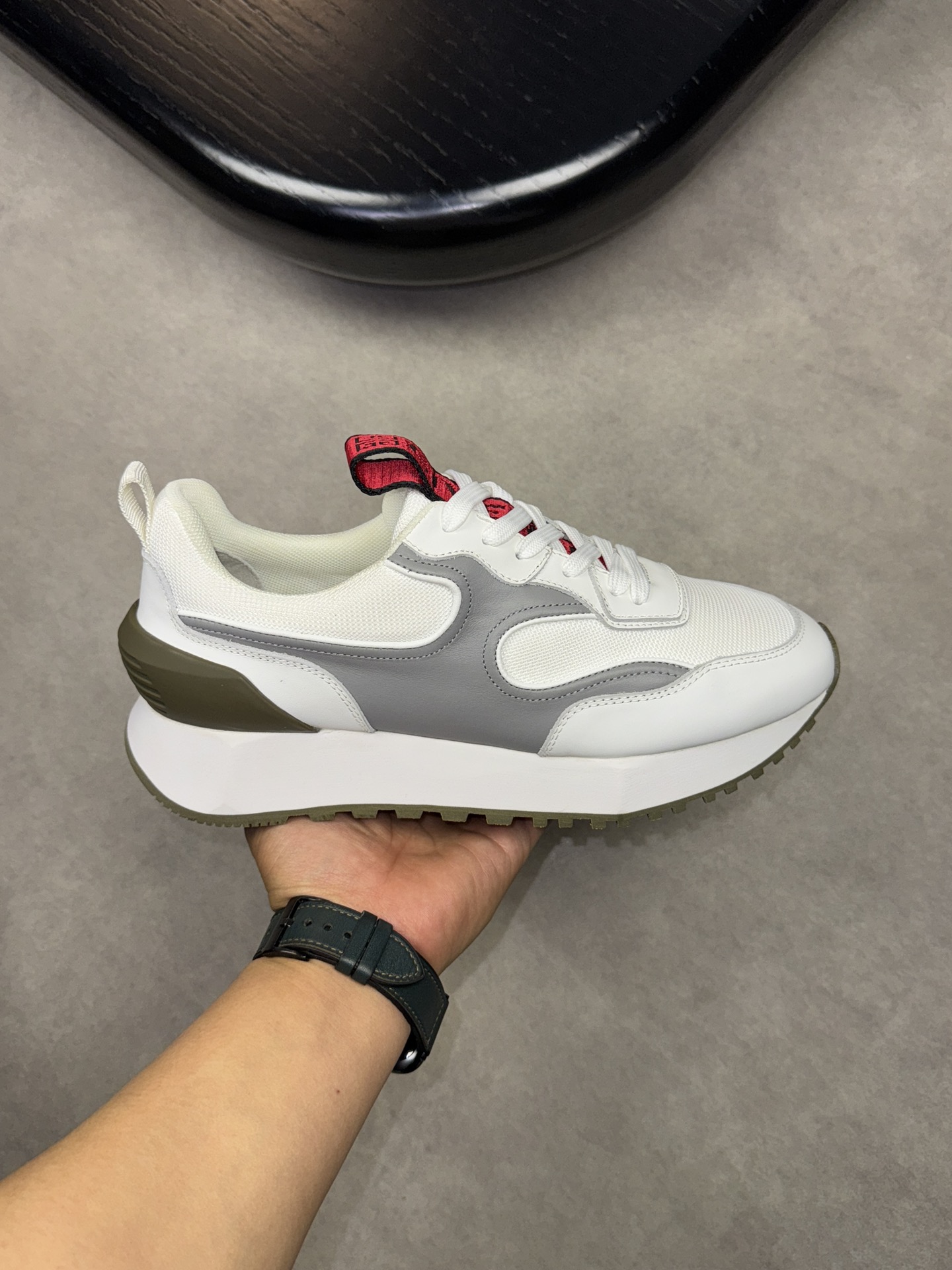 Alternative view of Sneakers 10874