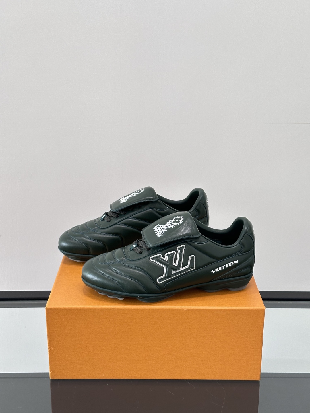Alternative view of Louis Vuitton Sneakers 13470