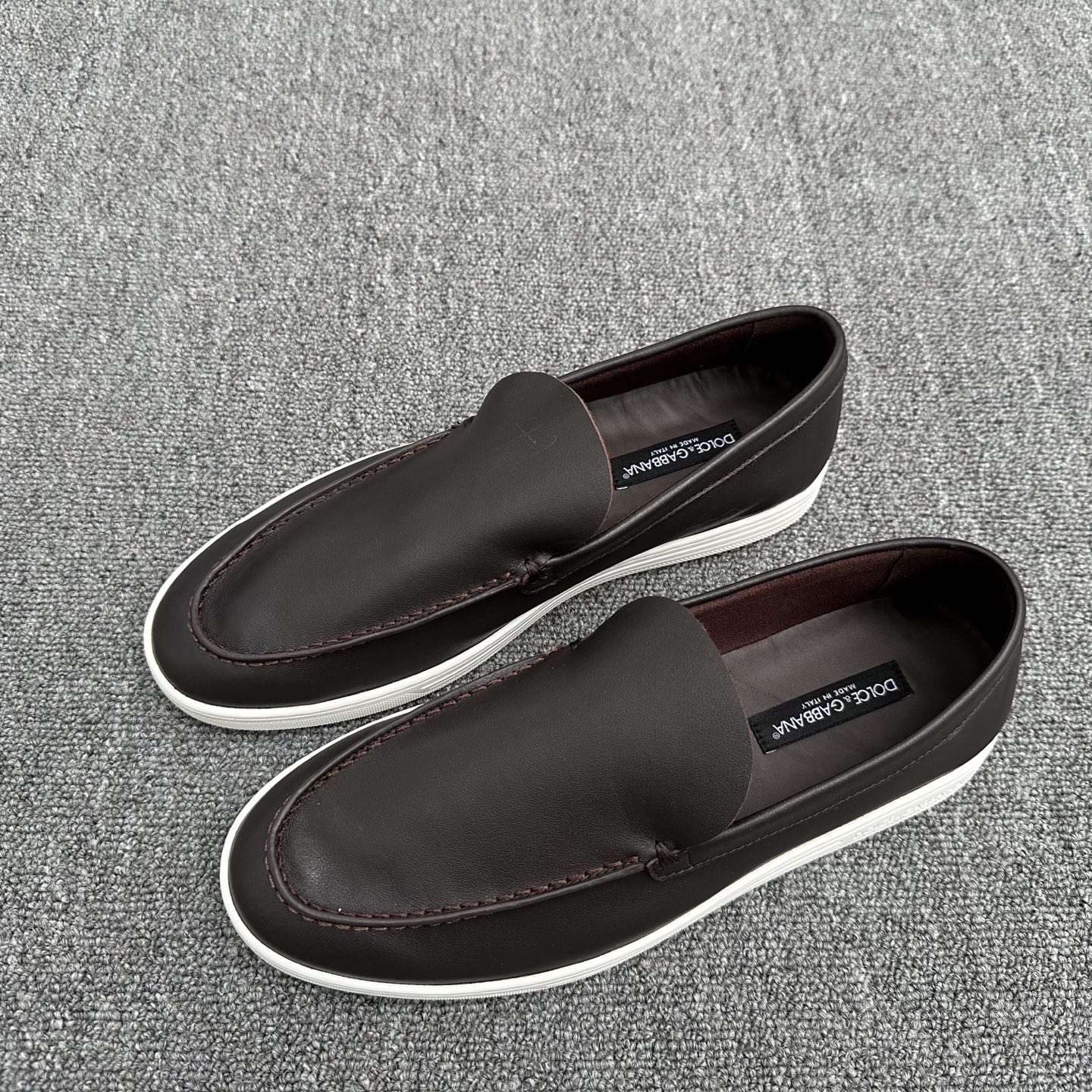 Alternative view of Sneakers 10902