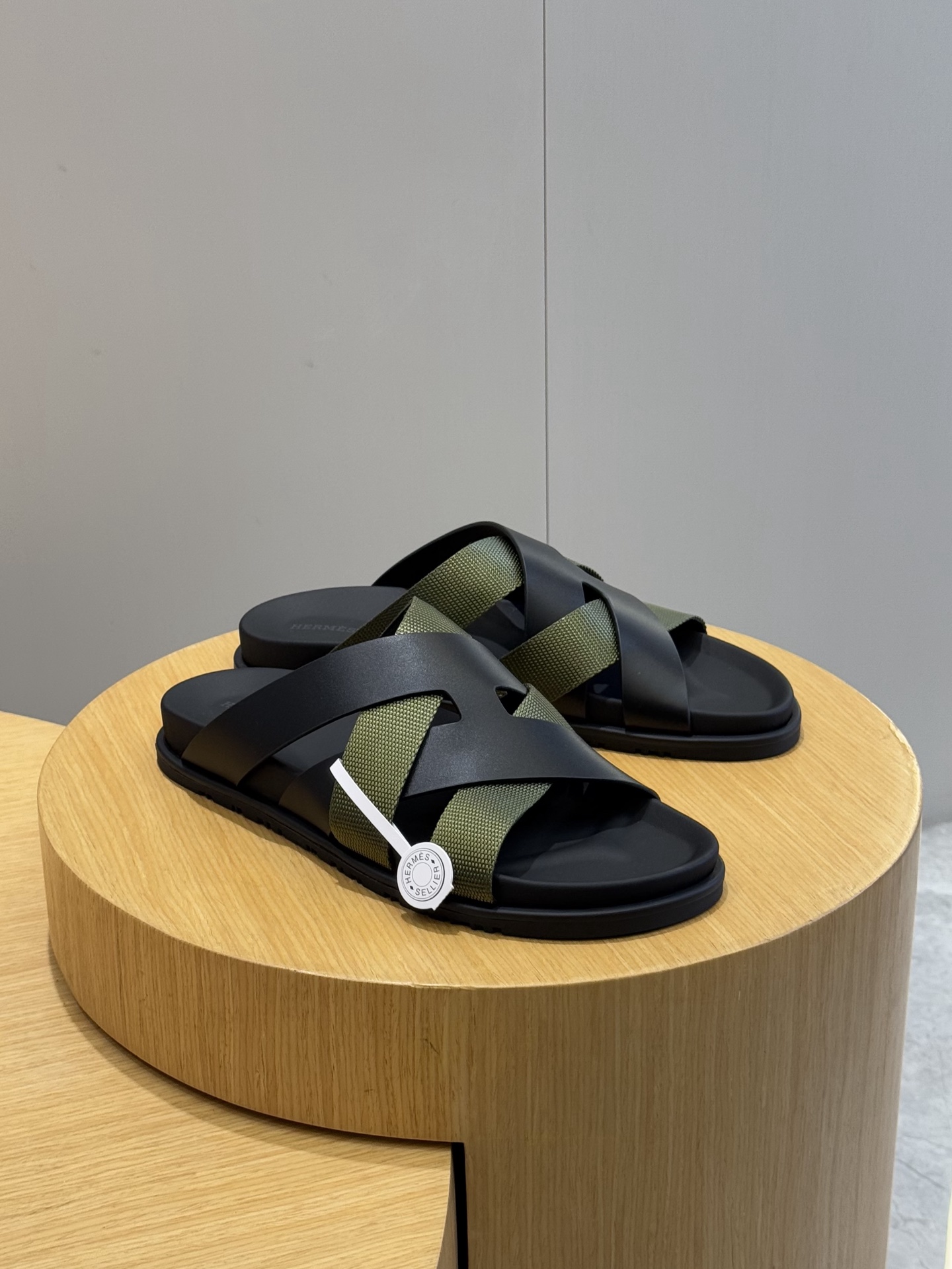Hermes Slides 10842