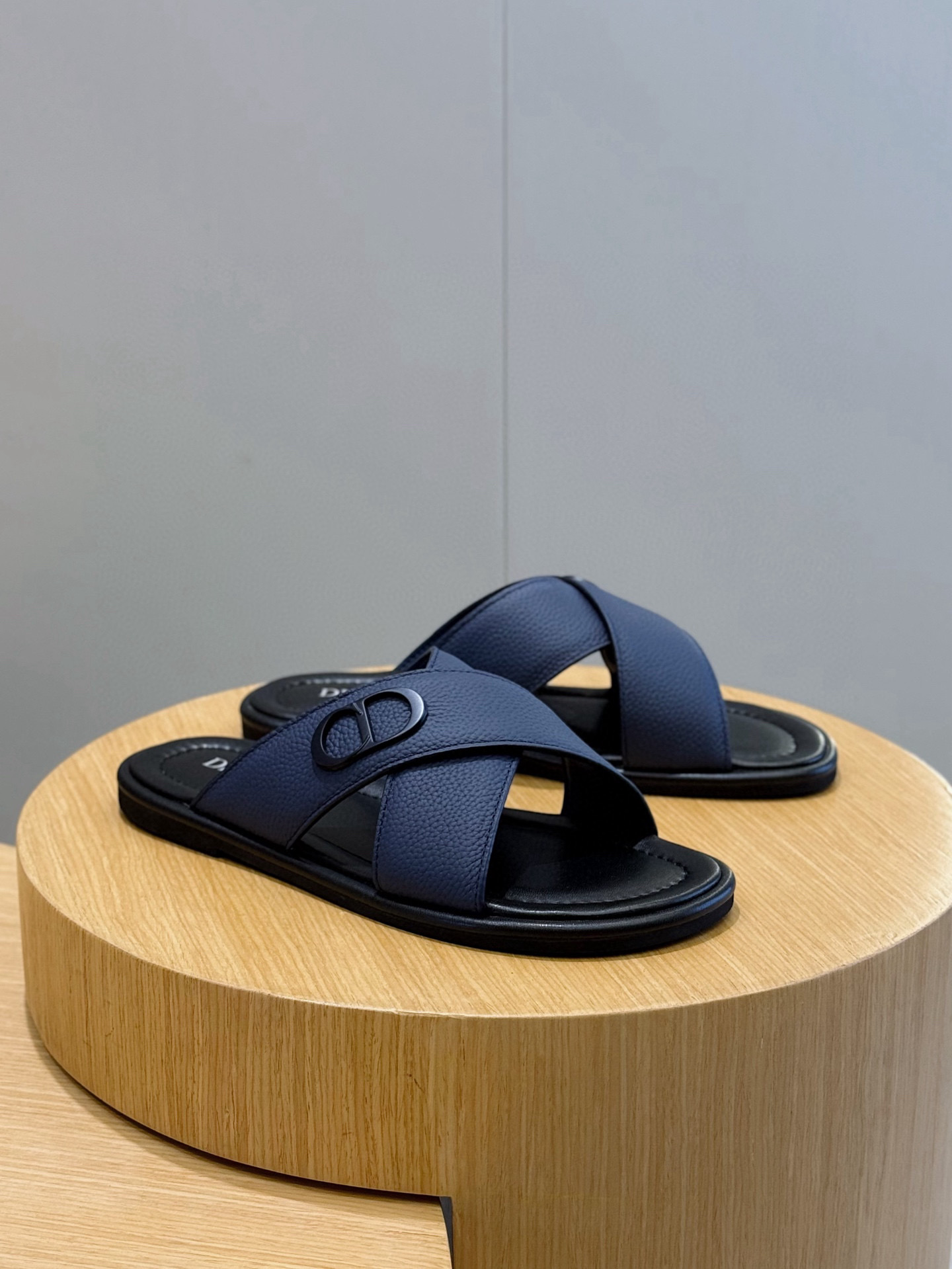 Alternative view of Sandals 10831