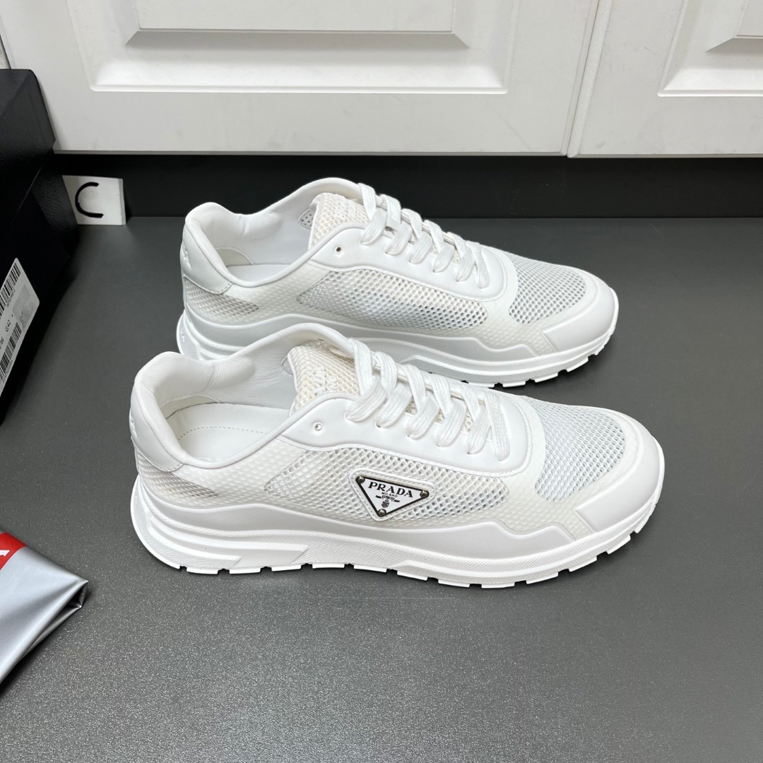 Prada Sneakers 10870