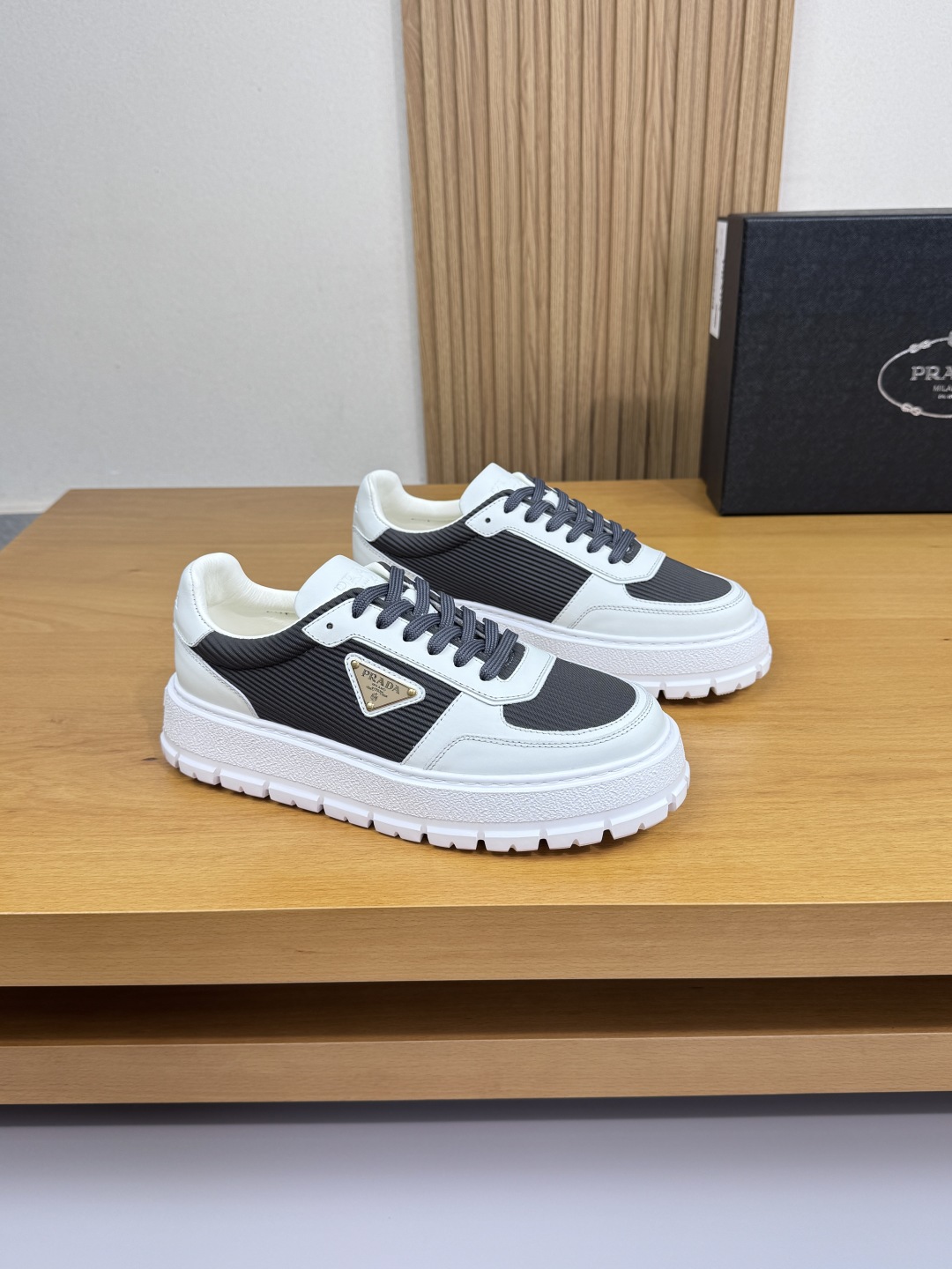 Prada Sneakers 13486