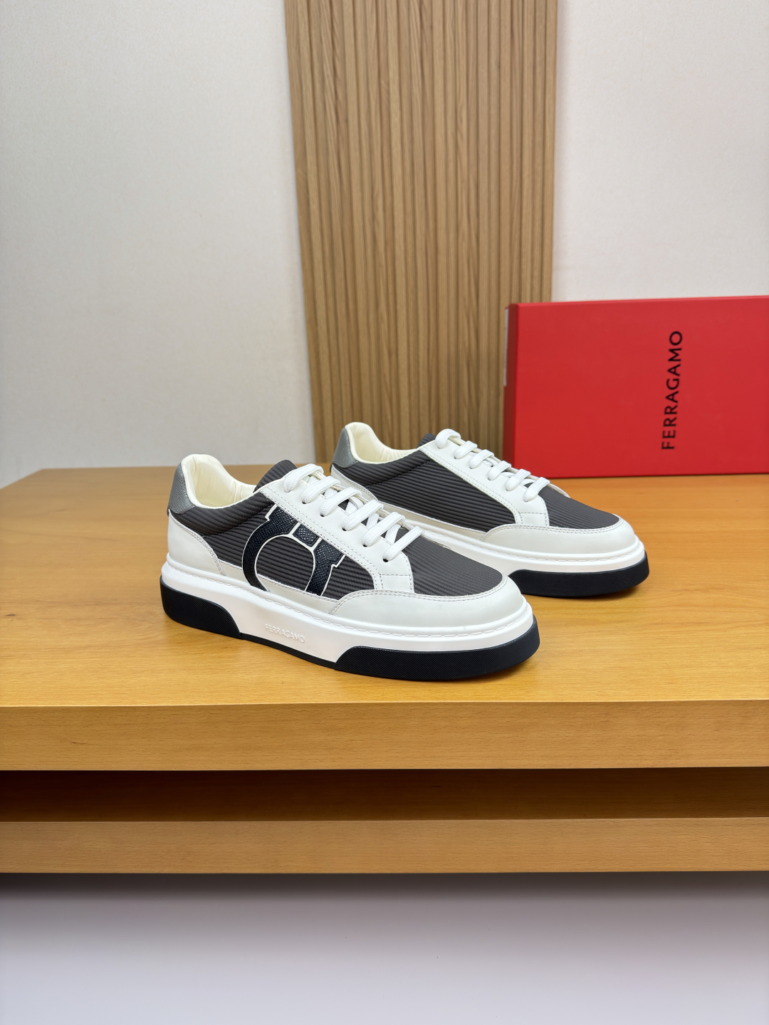 Ferragamo shoe — photo 7