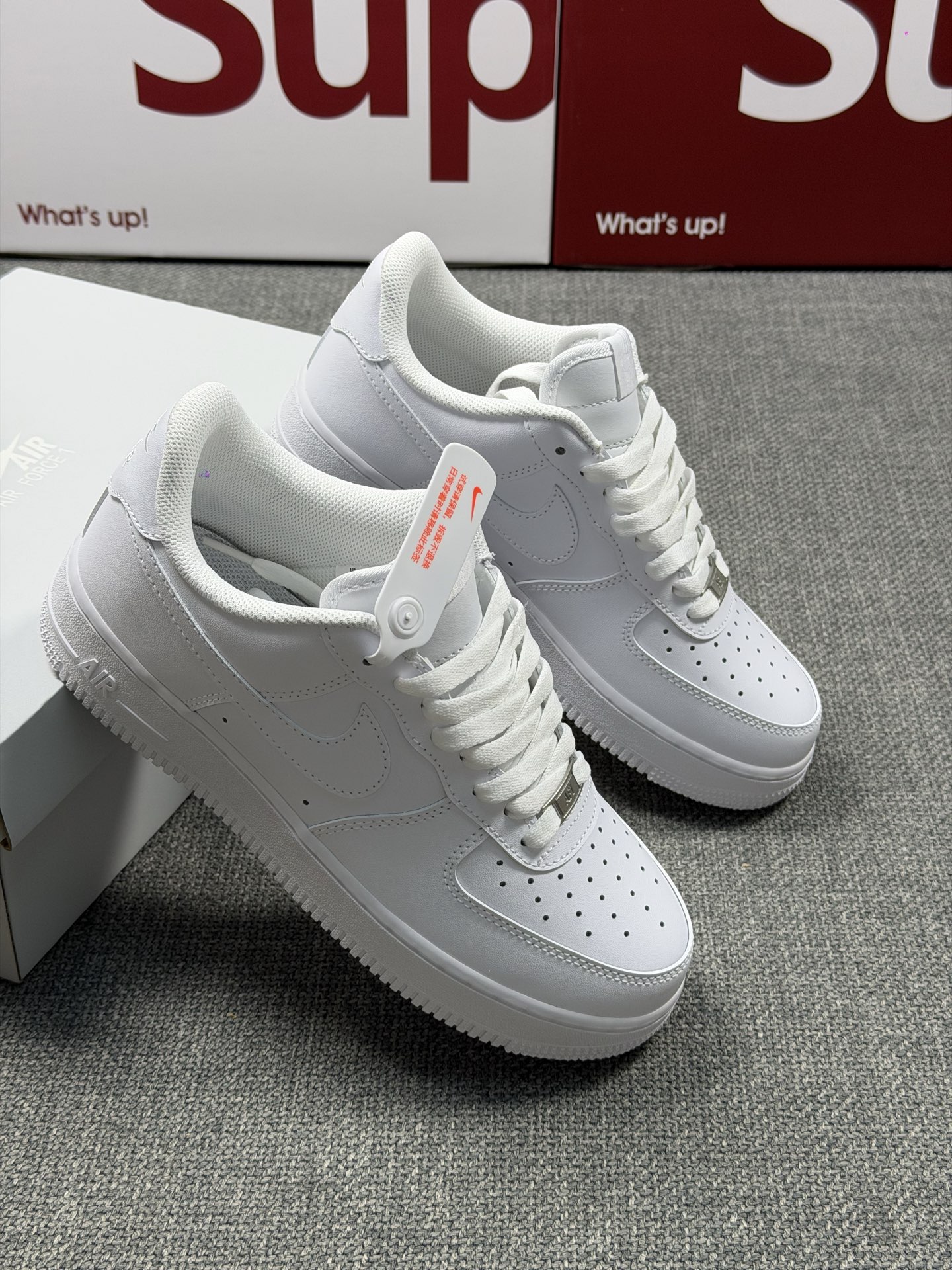 免修版本 Nike Air Force 1 经典纯白 芯片版本 原装正确头层皮料 经得住实测考验 原档鞋楦、纸板数据 精准比对原档案 细节、皮料色度 质感 只对比原鞋! 官方货号:315122-111 PC