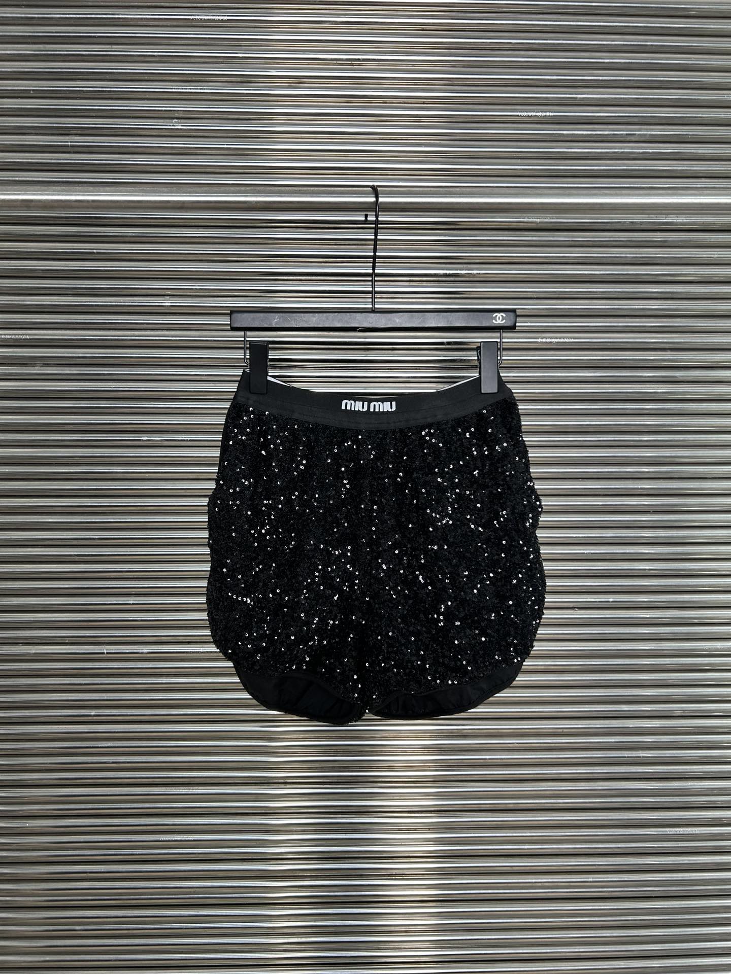 【新款发售】 MiuMi*亮片短裤 高品质pyldwl SML