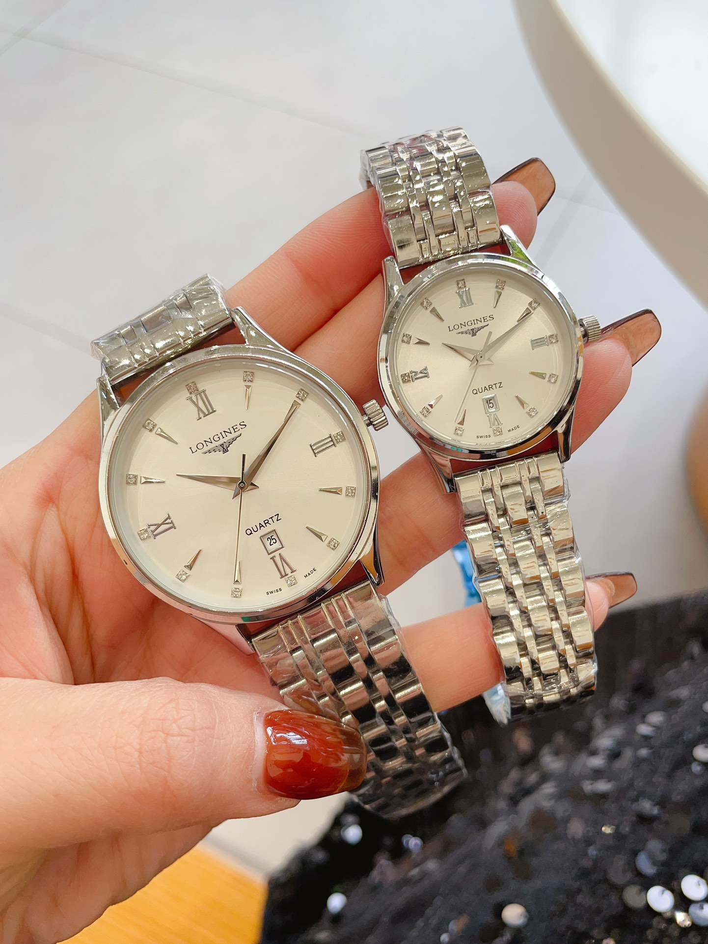Luxury Quartz Wristwatch Set: White Shell $150, Shell $170, Belt $20 - 图片 2