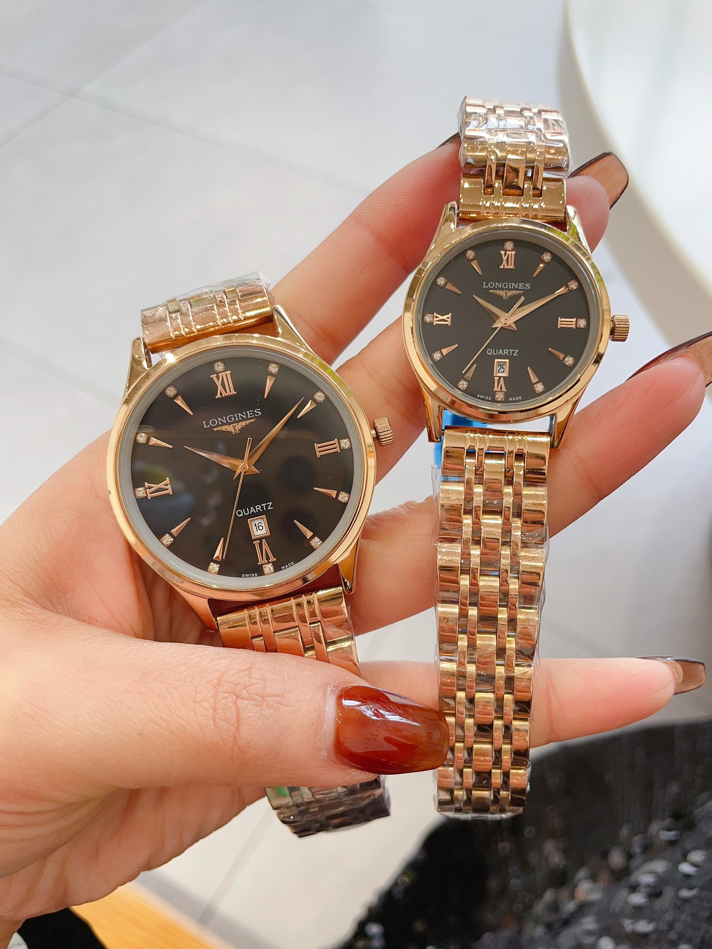 Luxury Quartz Wristwatch Set: White Shell $150, Shell $170, Belt $20 - 图片 6