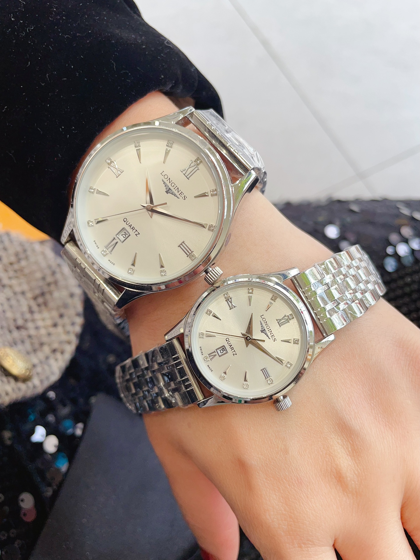Luxury Quartz Wristwatch Set: White Shell $150, Shell $170, Belt $20 - 图片 4