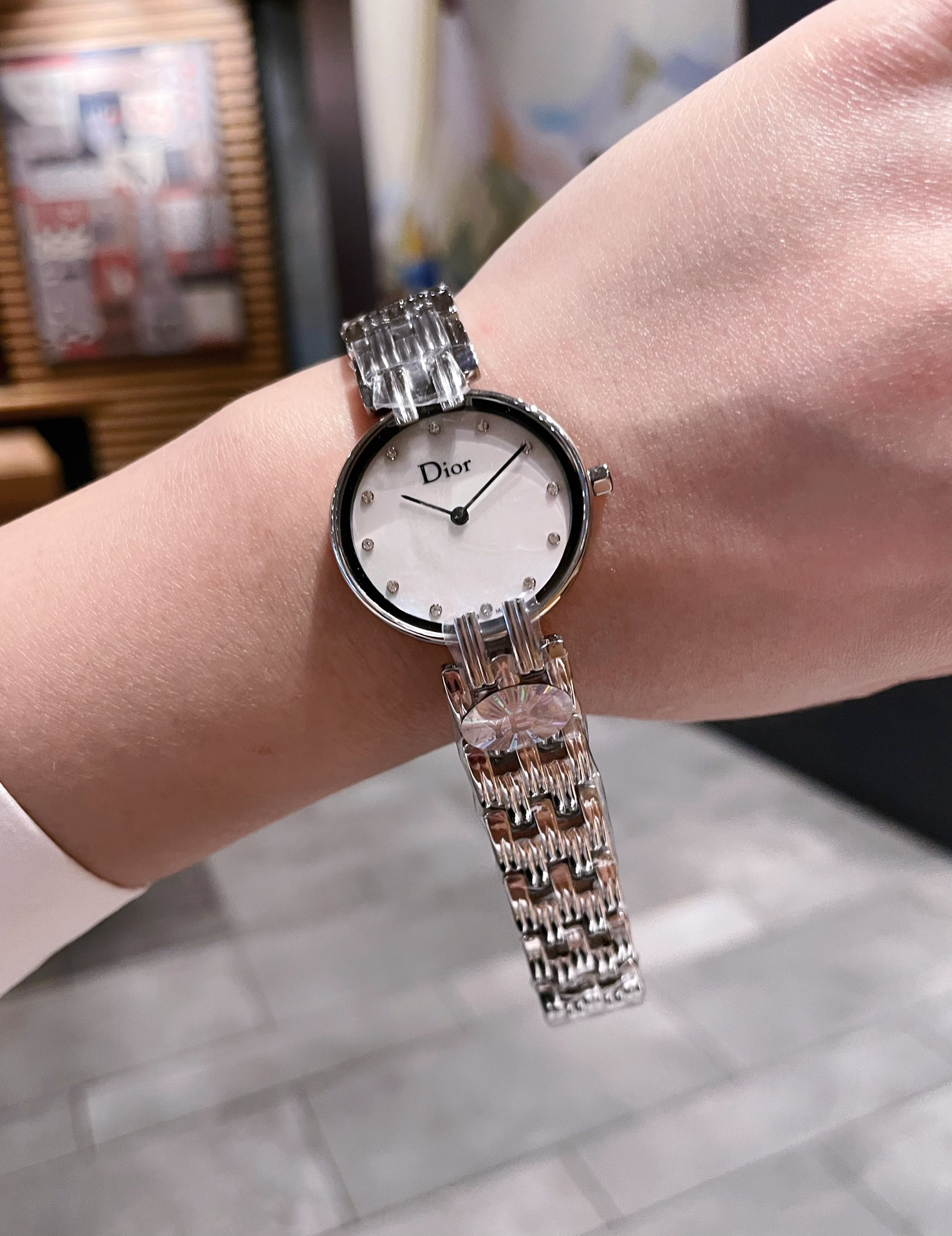 白金同价日本中古宝藏手表Dior迪奥时尚魔头女表上手巨推啊变盘尺寸28mm不大不小简直是女生的最爱是珍珠