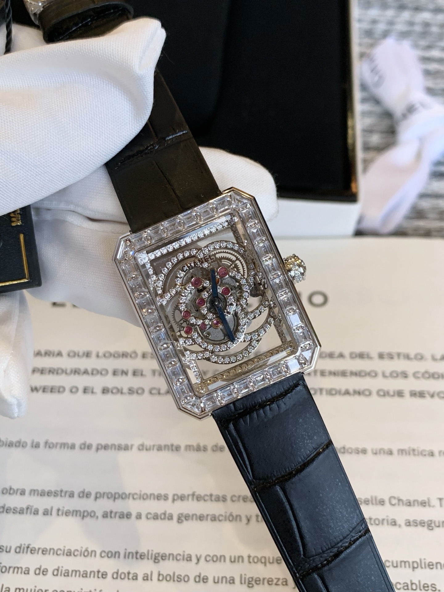 Chanel Première Camélía Skeleton Watch Collection: Elegant, Powerful, and Timeless Beauty - 图片 4