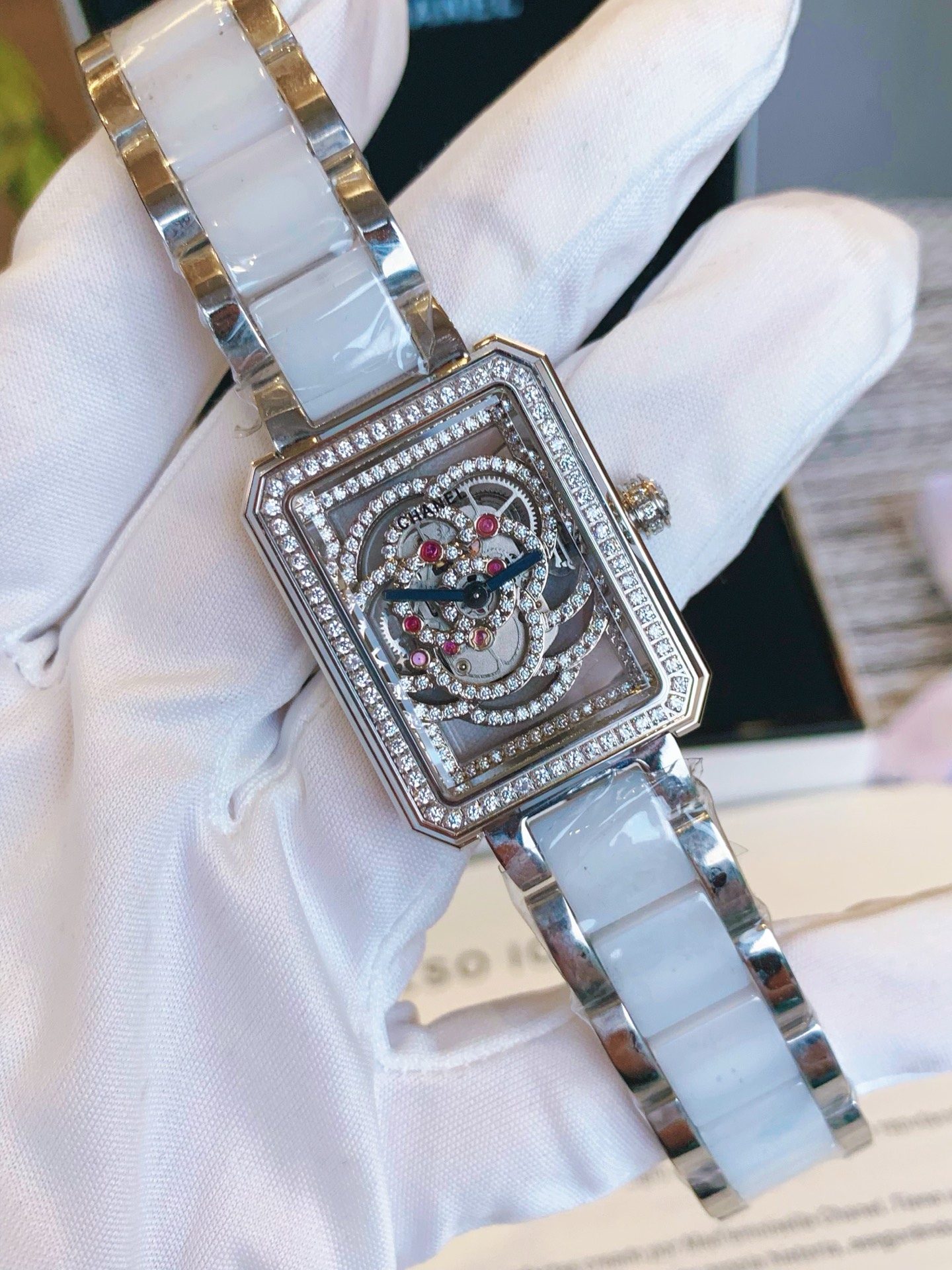 Chanel Premier Camélia Skeleton Watch: Elegance and Power Through Tea Flower Inspiration - 图片 2