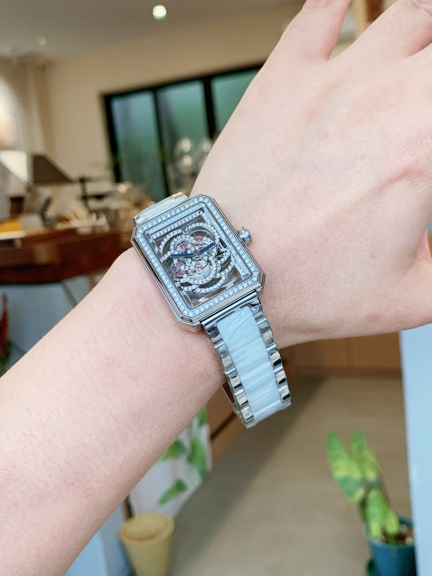 Chanel Premier Camélia Skeleton Watch: Elegance and Power Through Tea Flower Inspiration - 图片 8